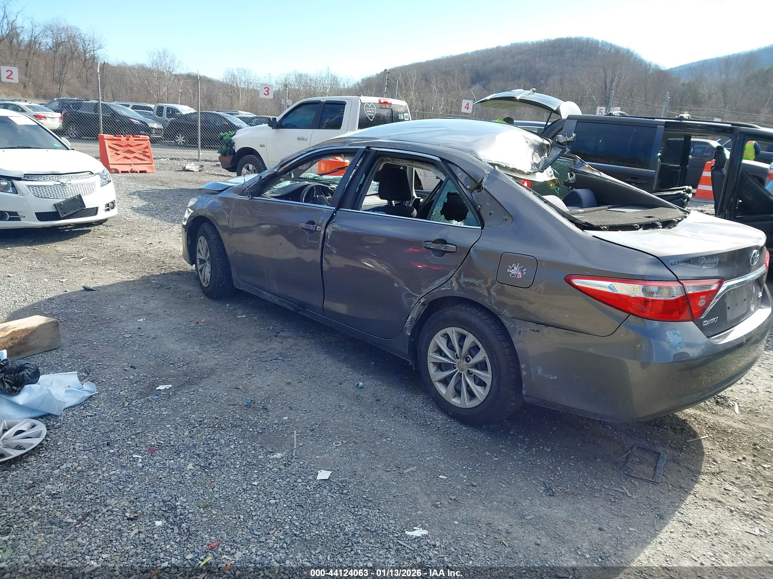 TOYOTA CAMRY image 3