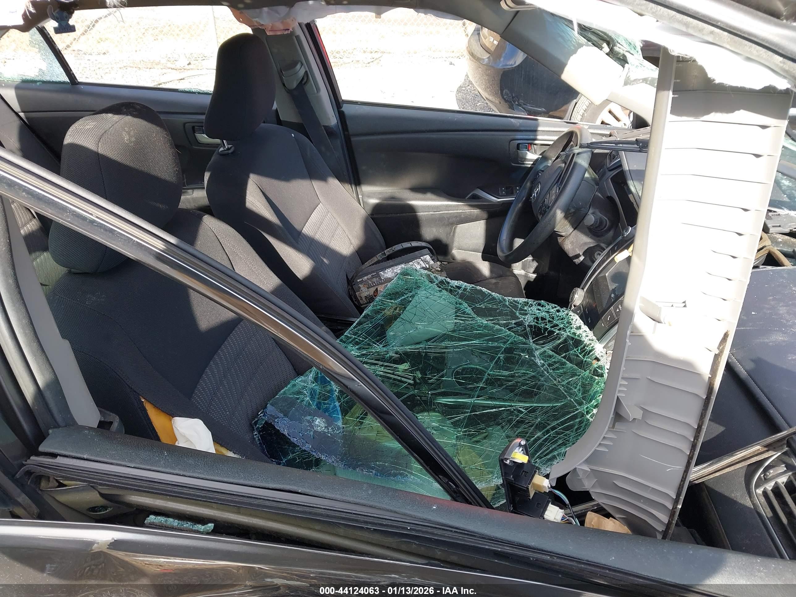 TOYOTA CAMRY image 5