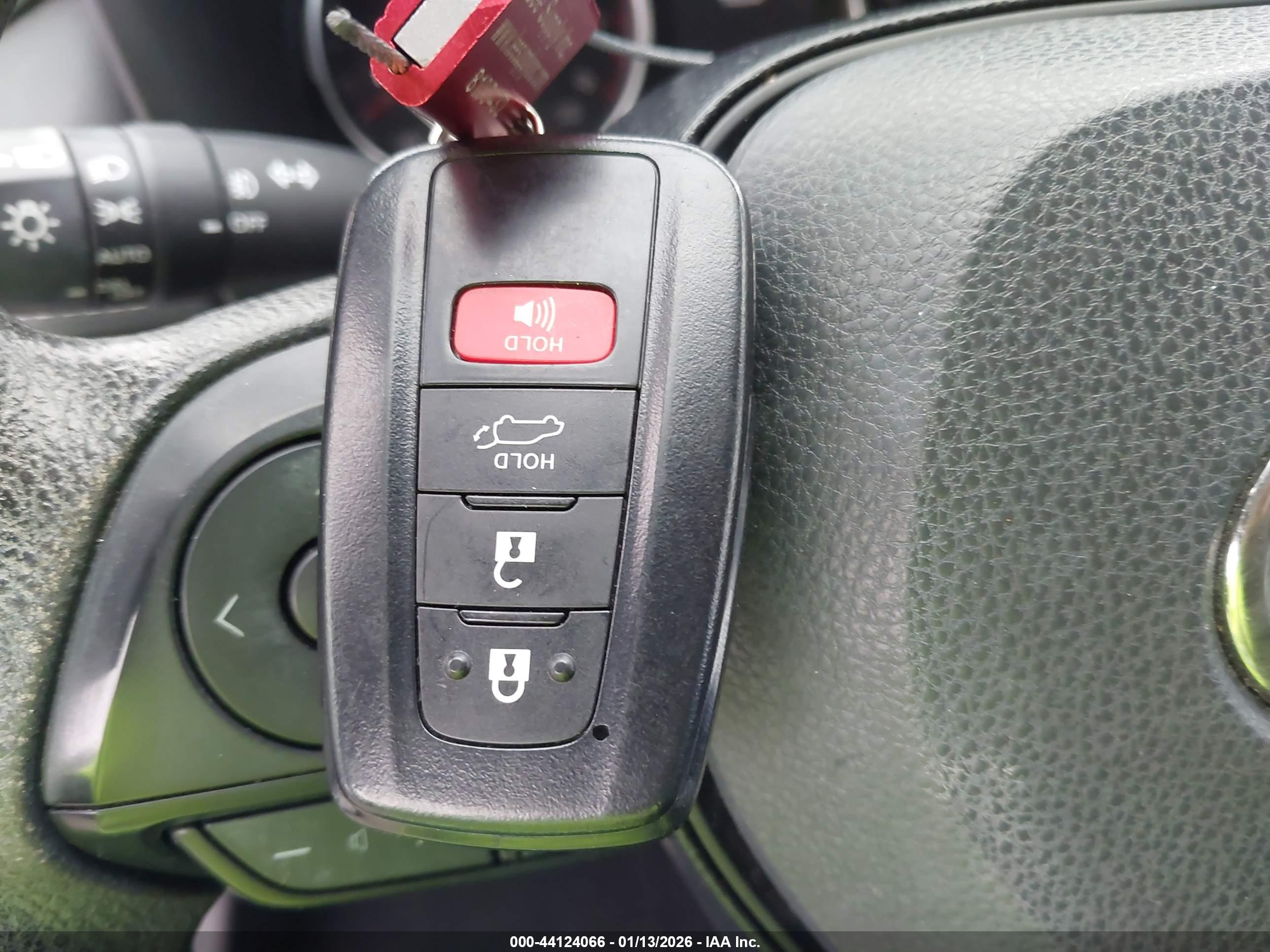 TOYOTA RAV4 image 11