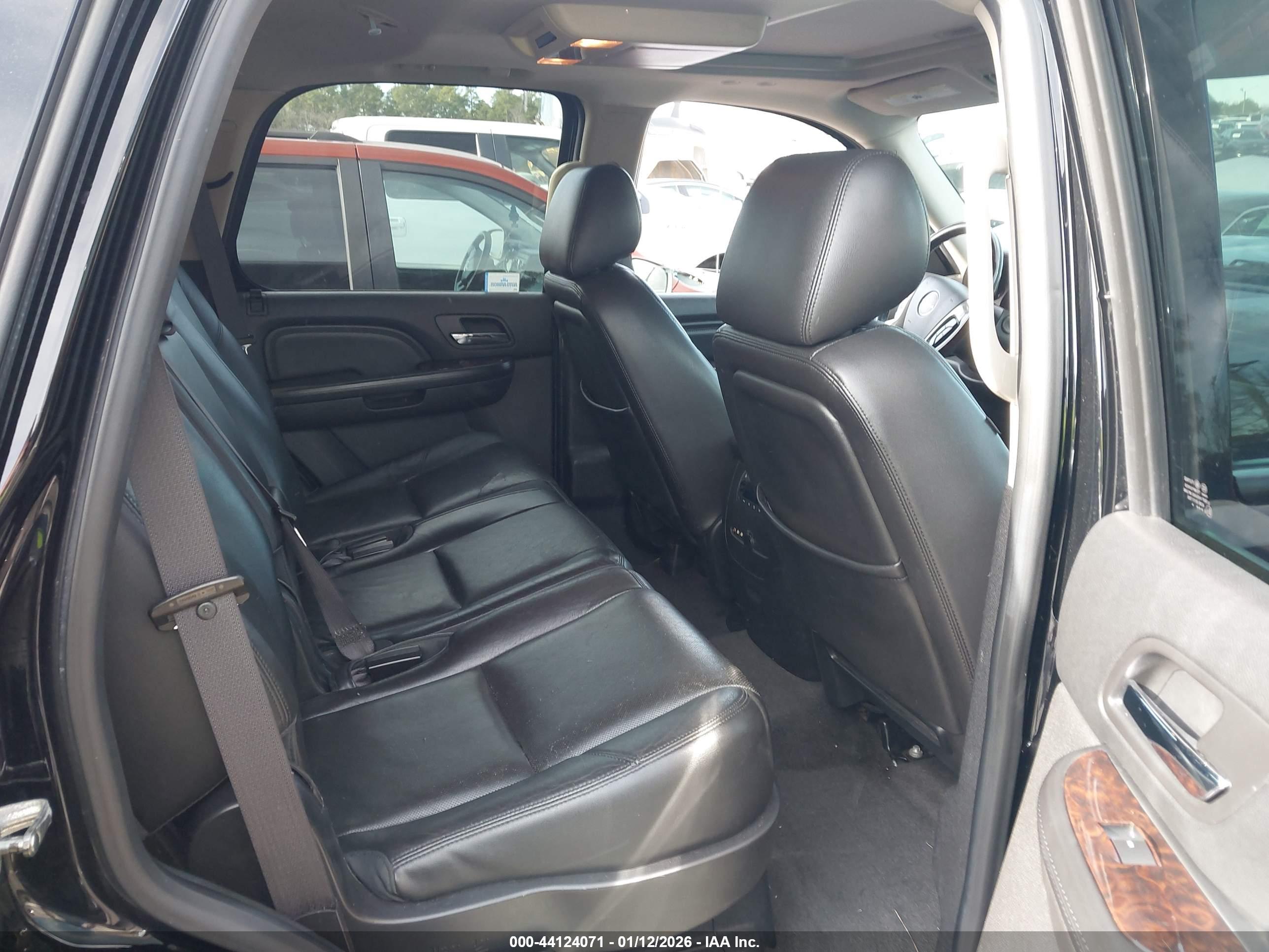 GMC YUKON image 8