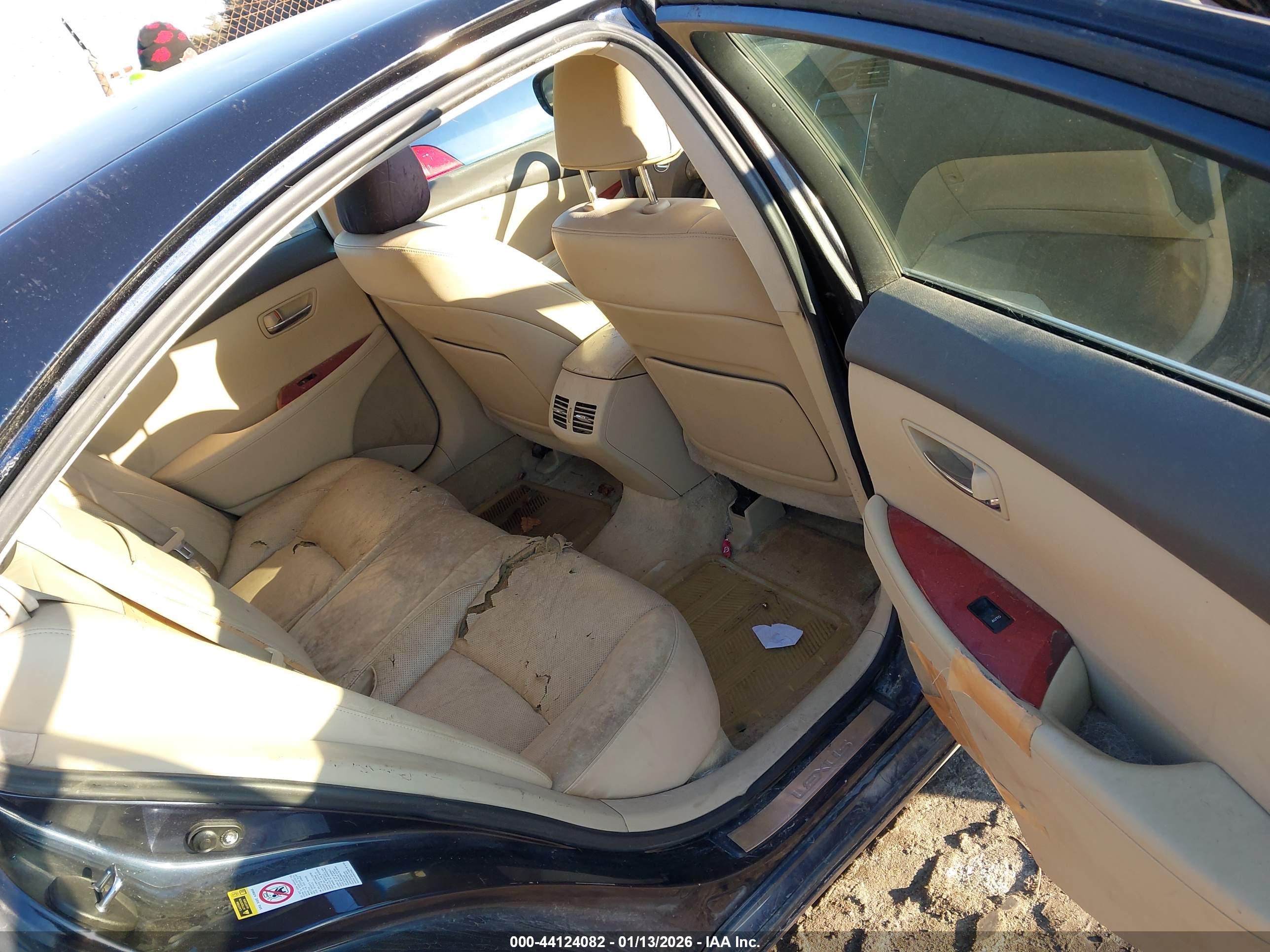 LEXUS ES image 8