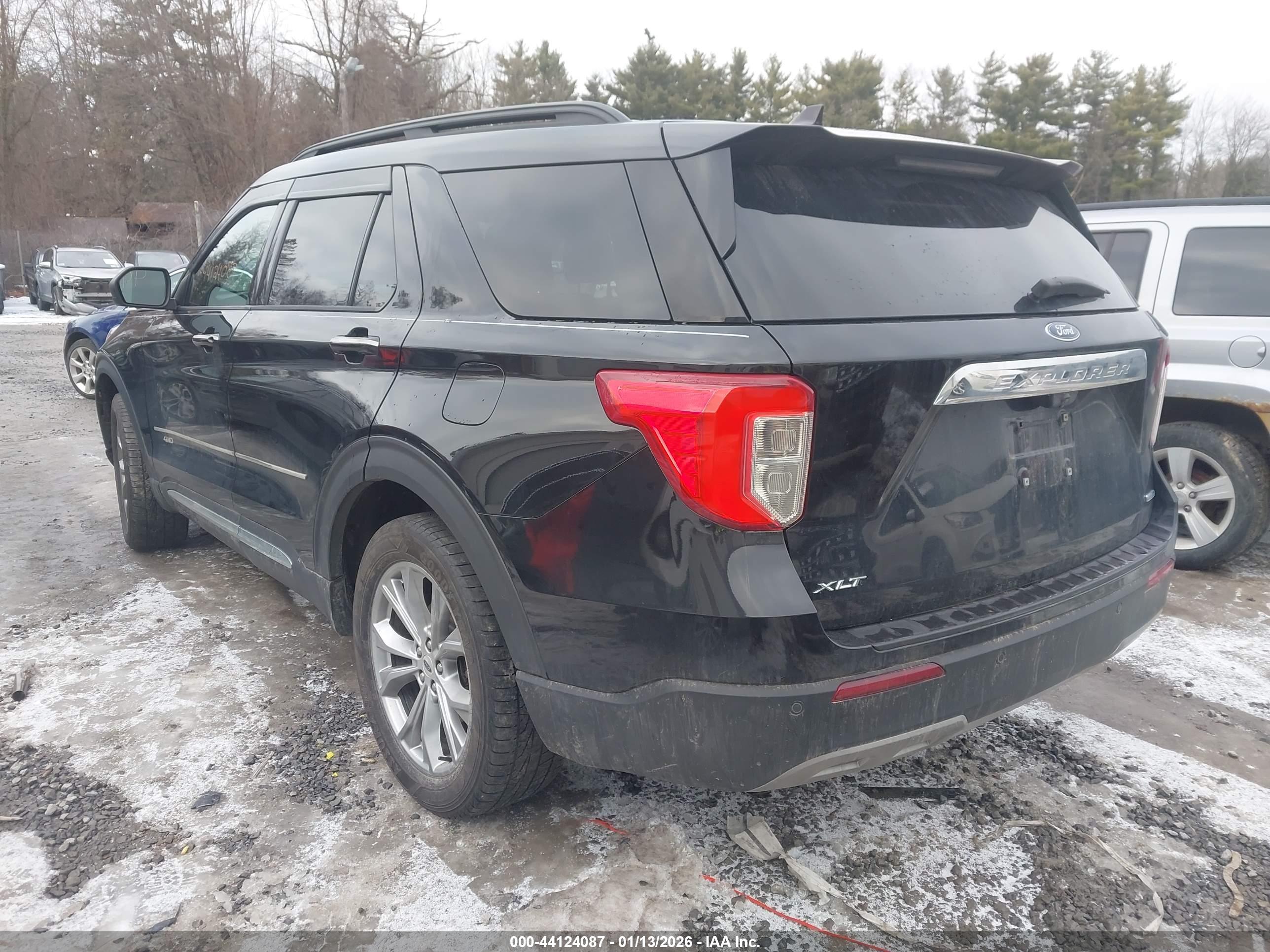 FORD EXPLORER image 3