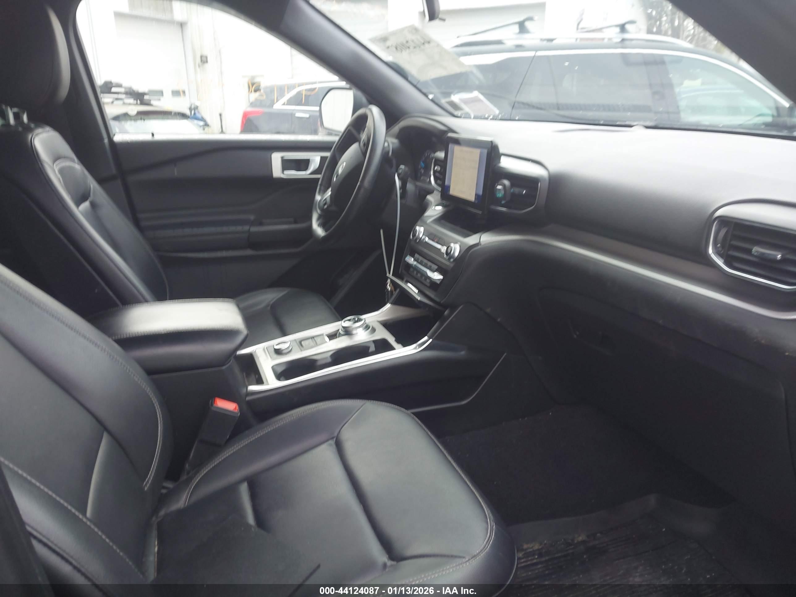 FORD EXPLORER image 5