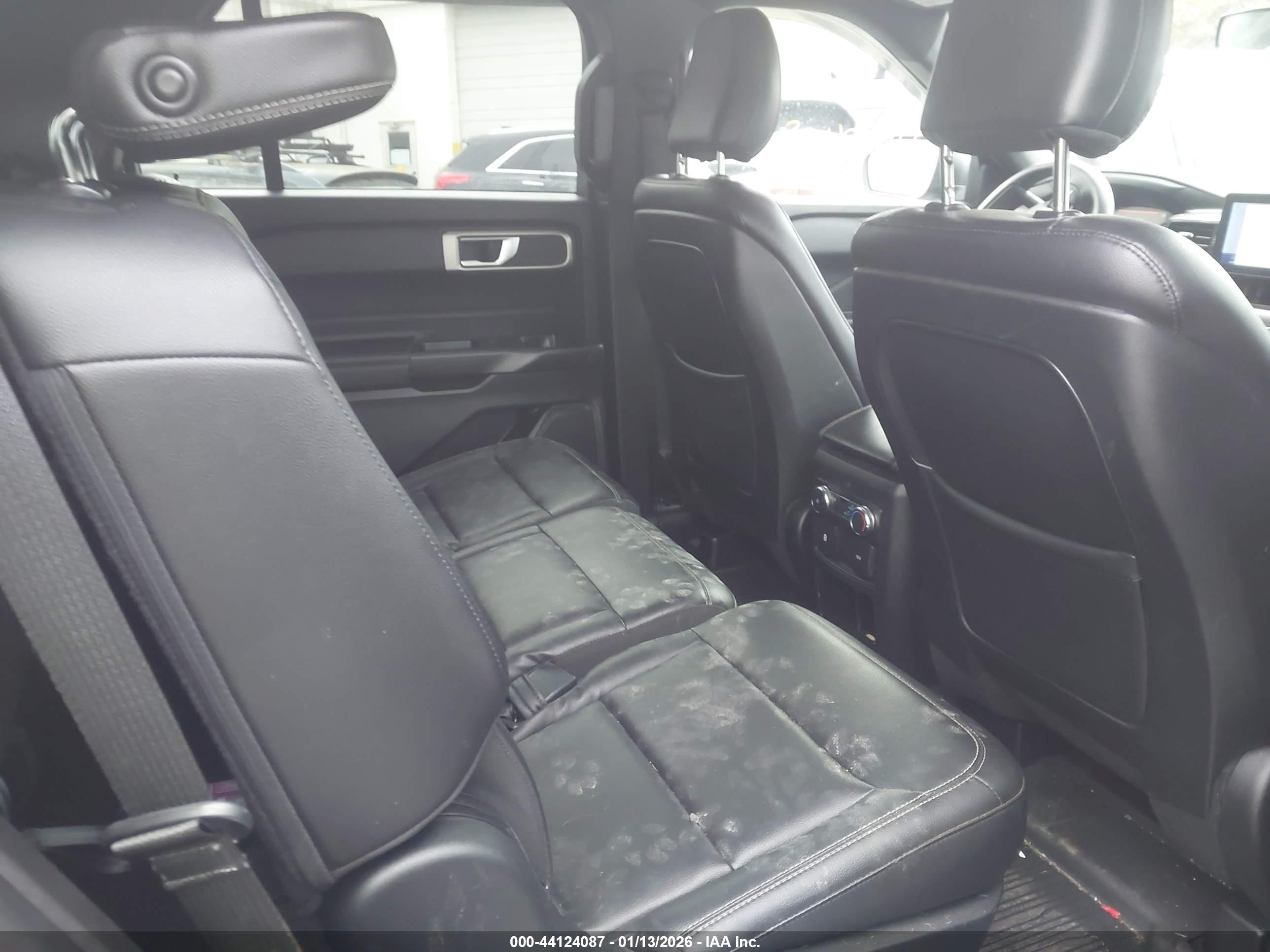 FORD EXPLORER image 8