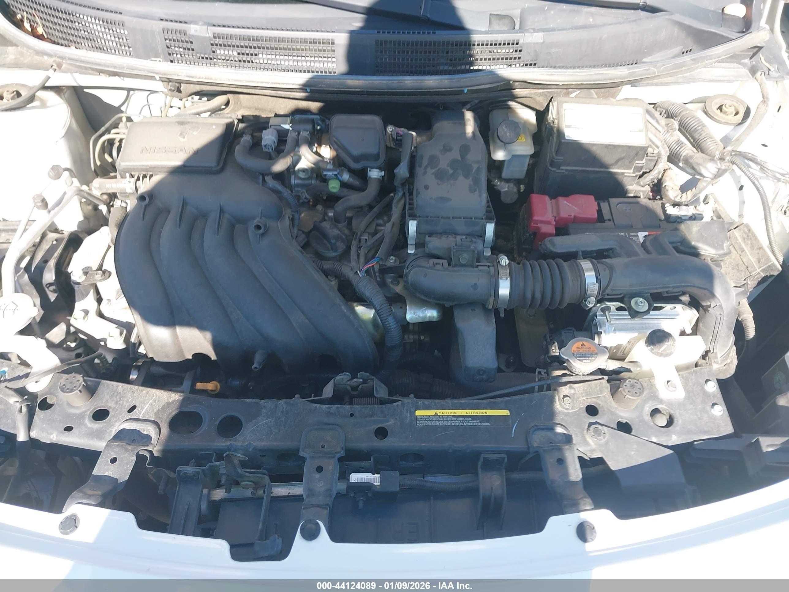 NISSAN VERSA image 10