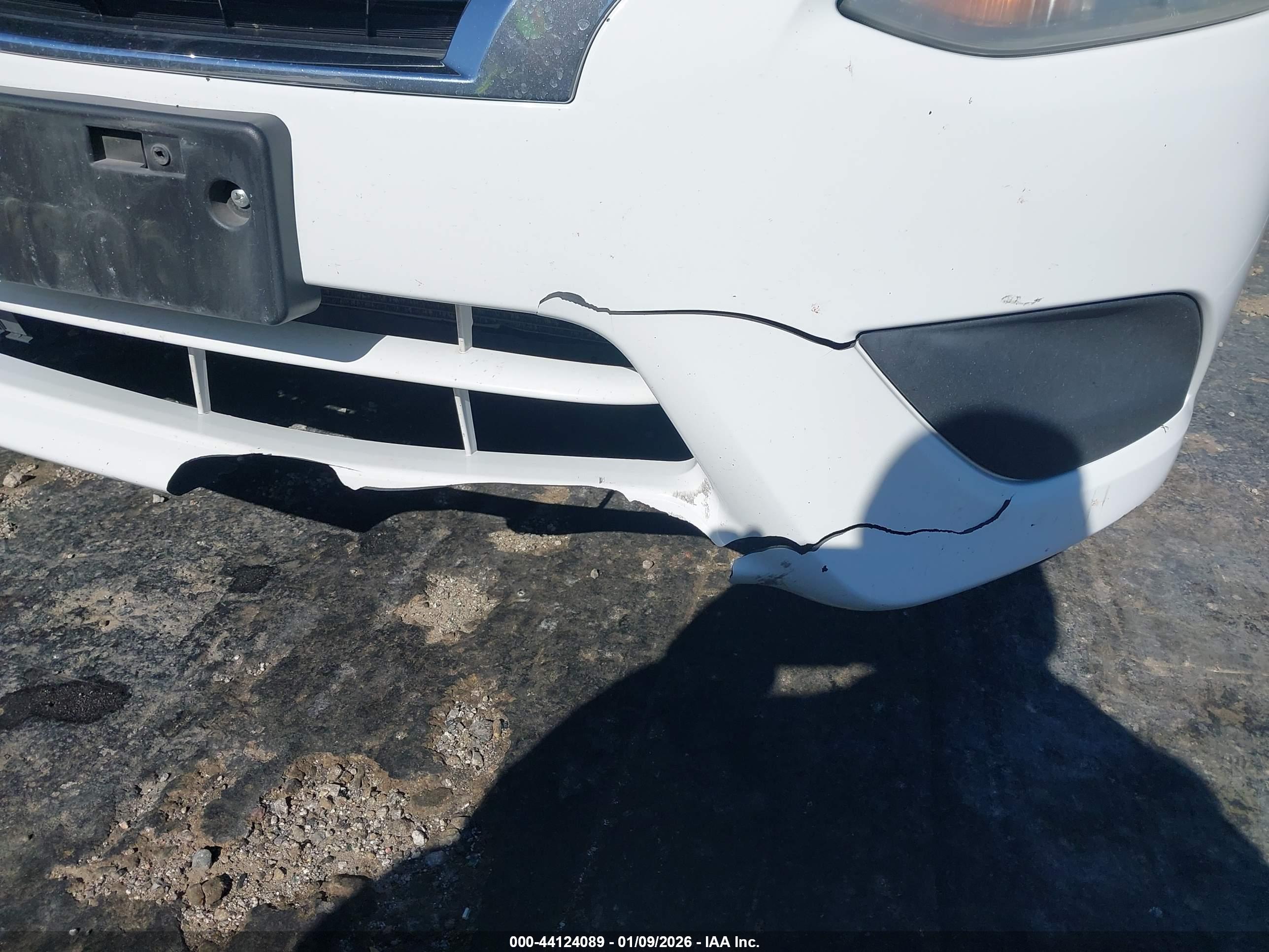 NISSAN VERSA image 6