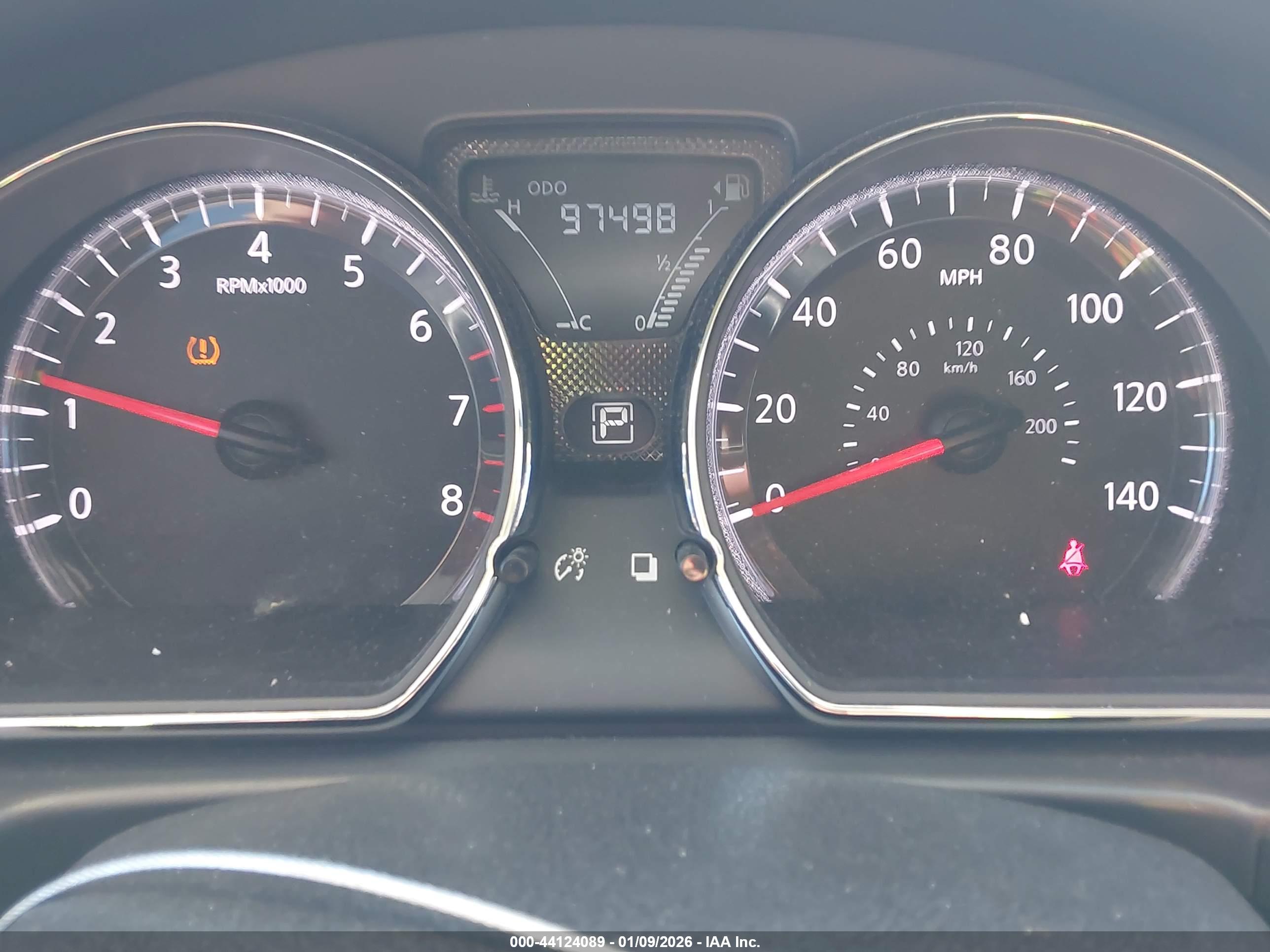 NISSAN VERSA image 7
