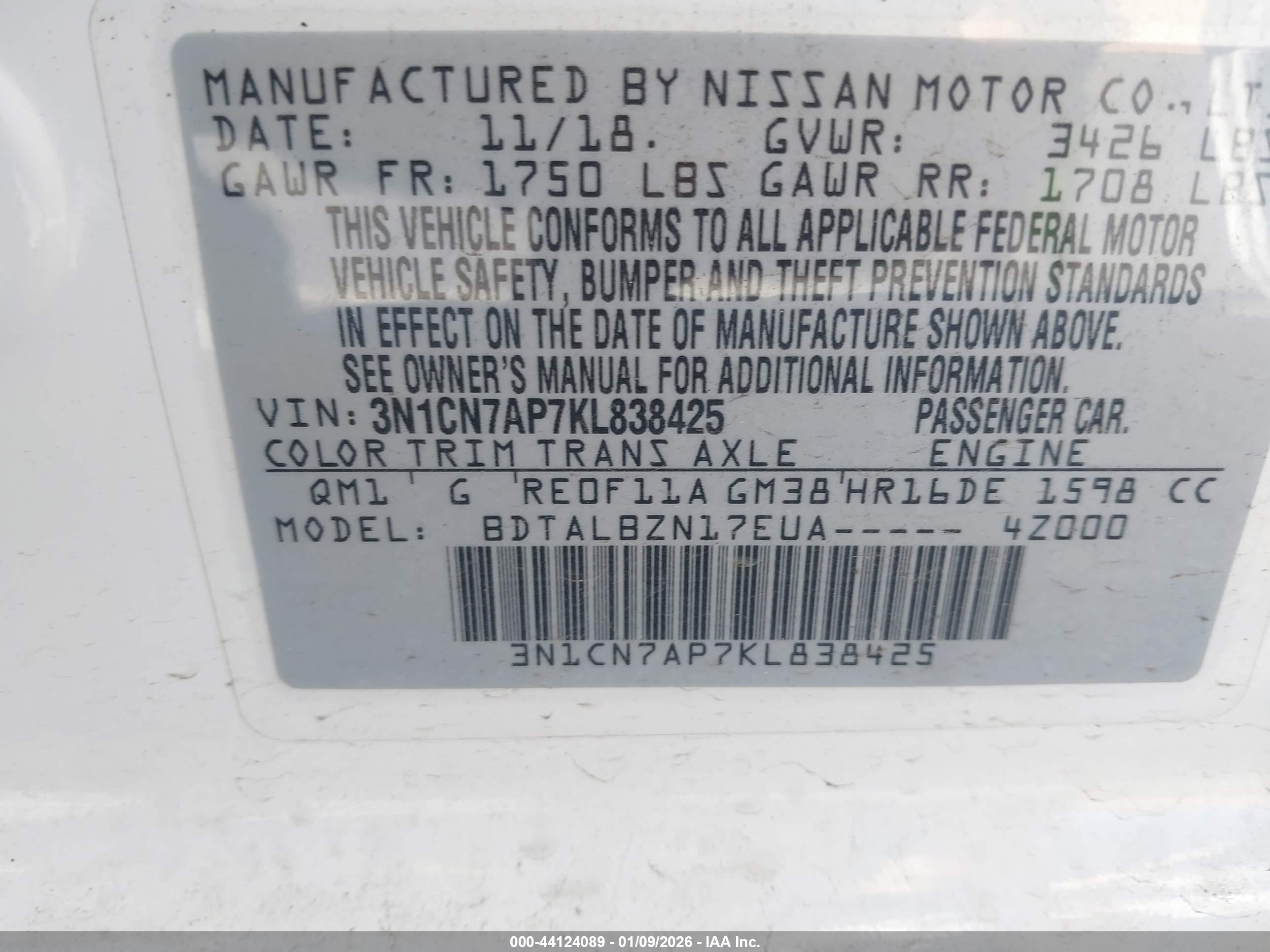 NISSAN VERSA image 9