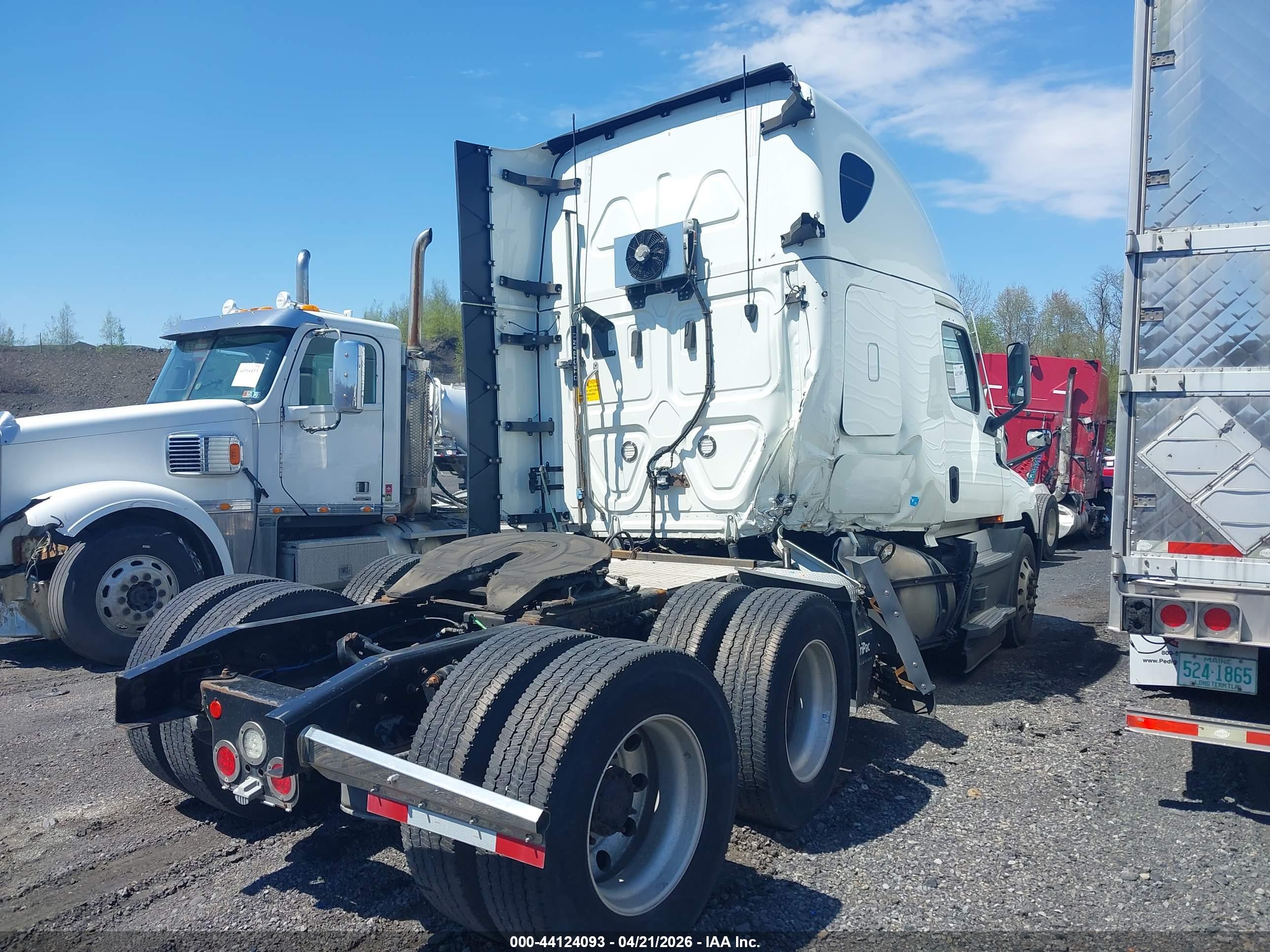 FREIGHTLINER NEW image 4