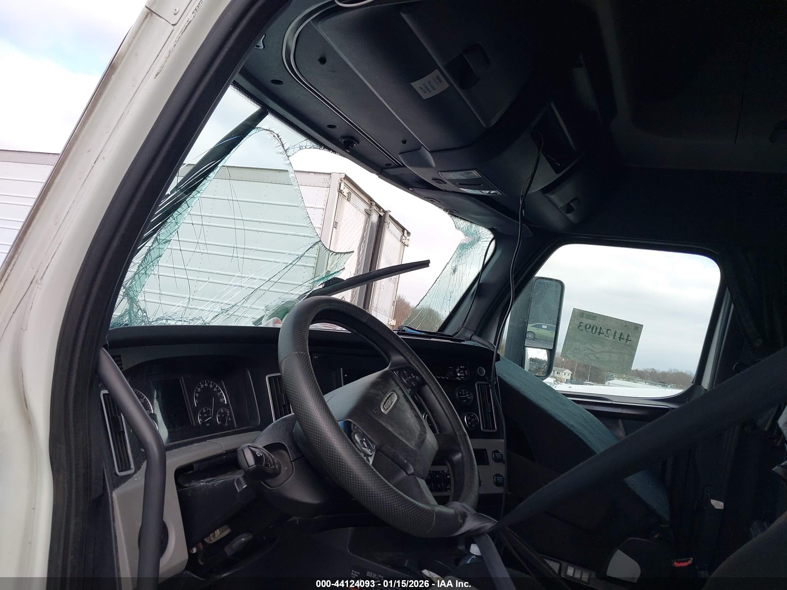 FREIGHTLINER NEW image 5