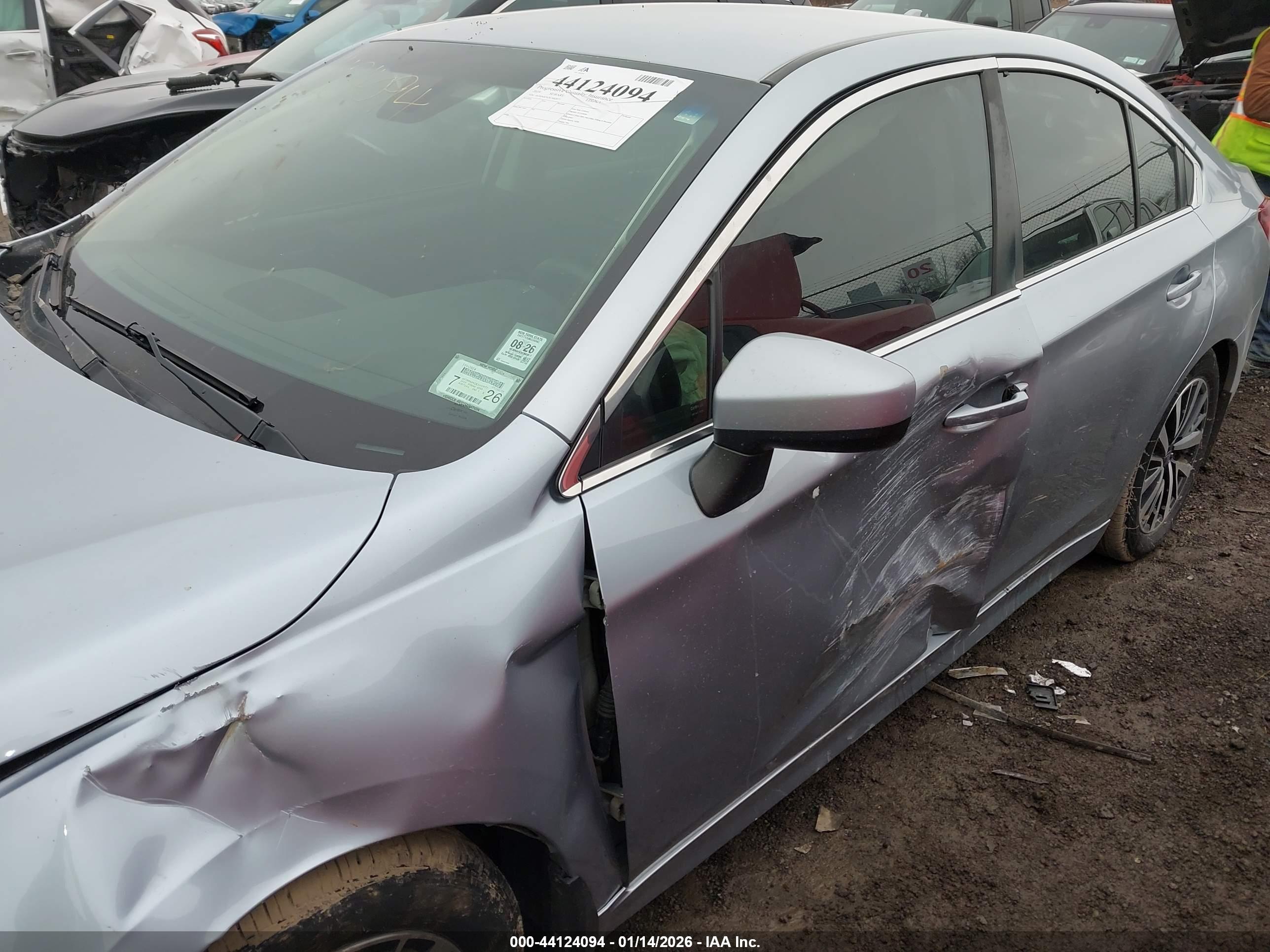 SUBARU LEGACY image 6