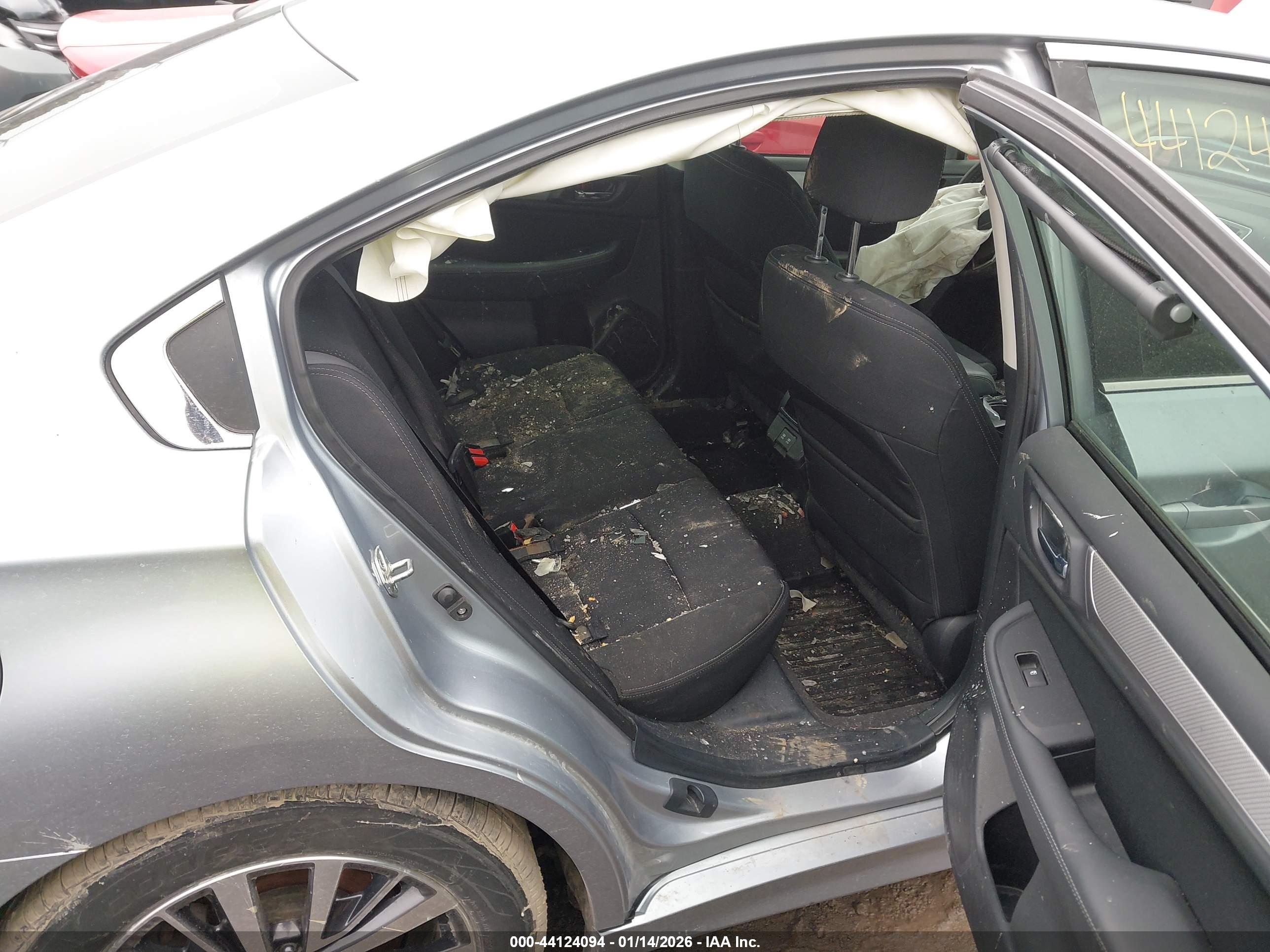 SUBARU LEGACY image 8