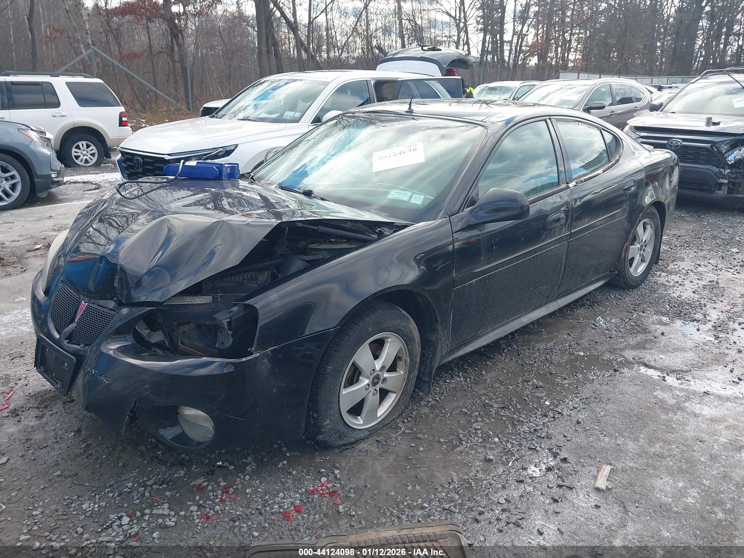 PONTIAC GRAND image 2