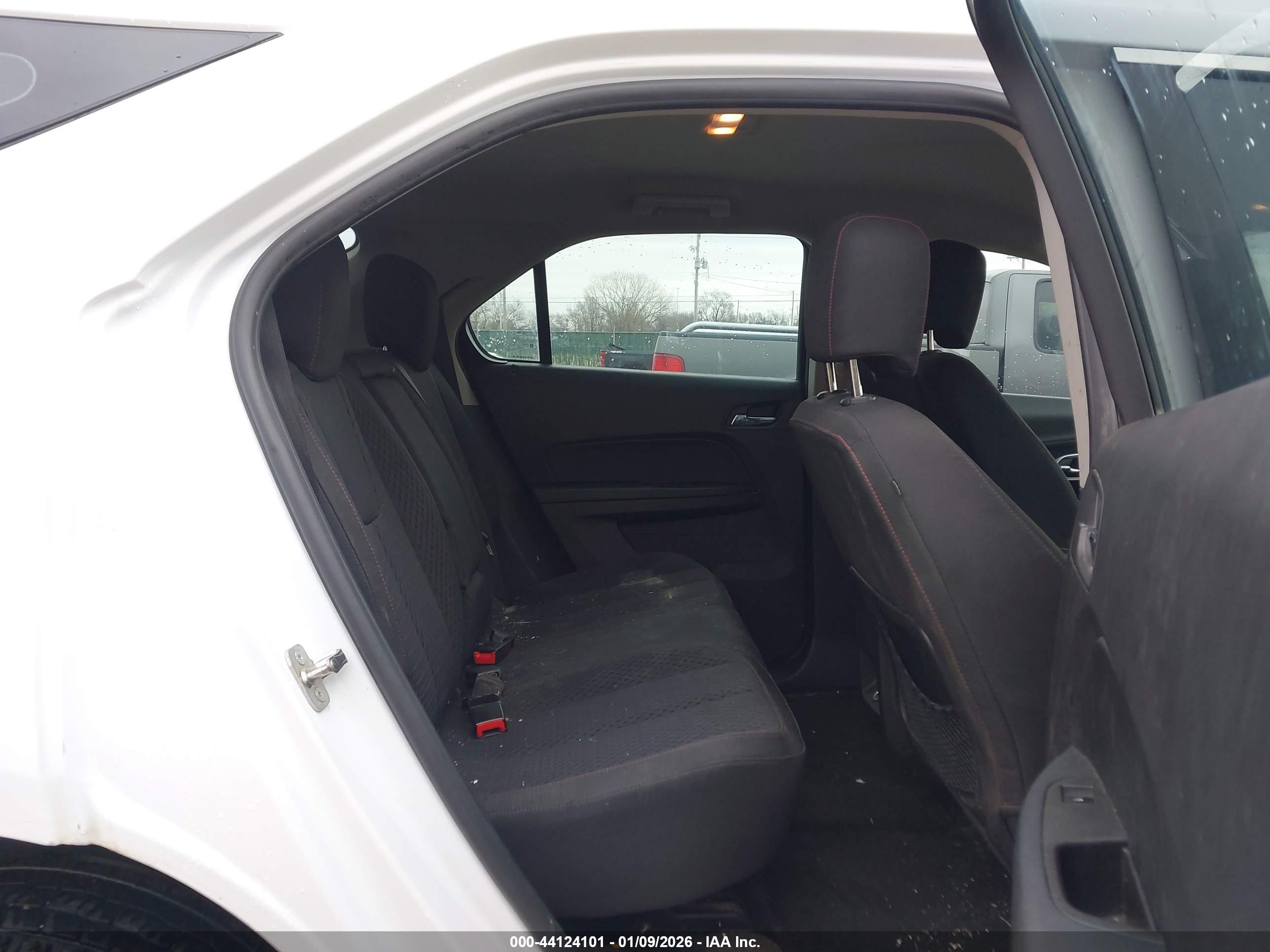 CHEVROLET EQUINOX image 8