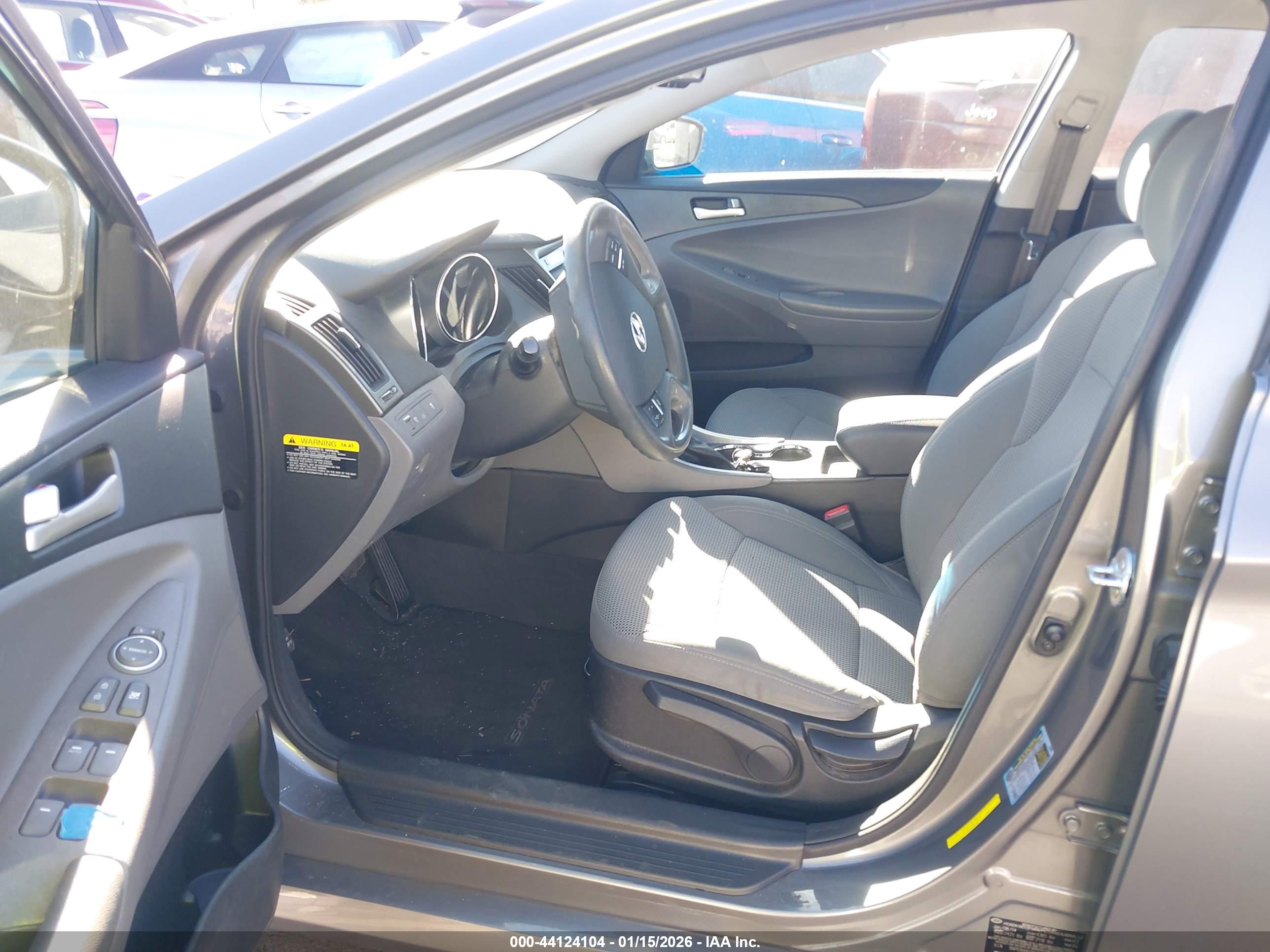 HYUNDAI SONATA image 5