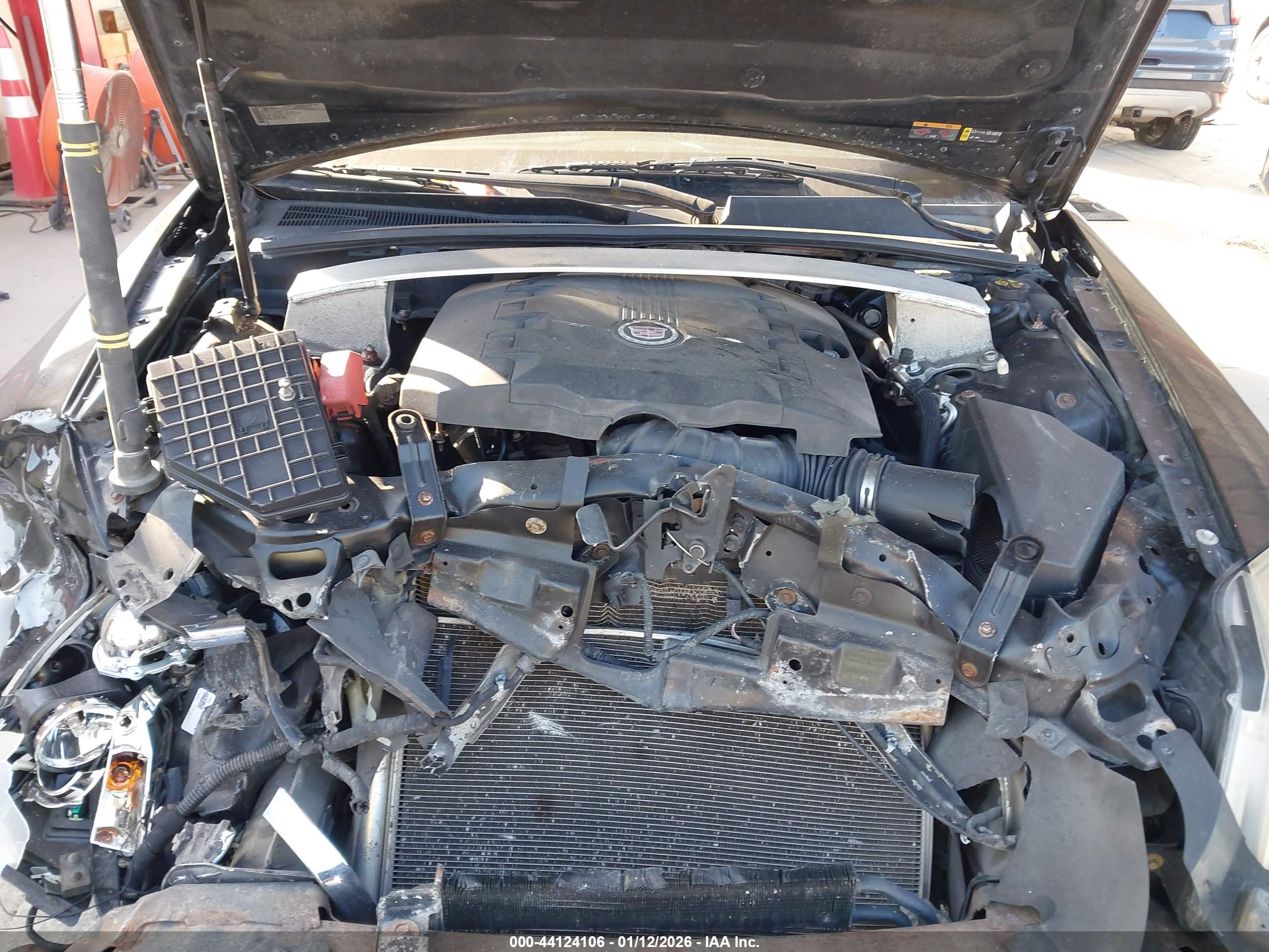 CADILLAC CTS image 10