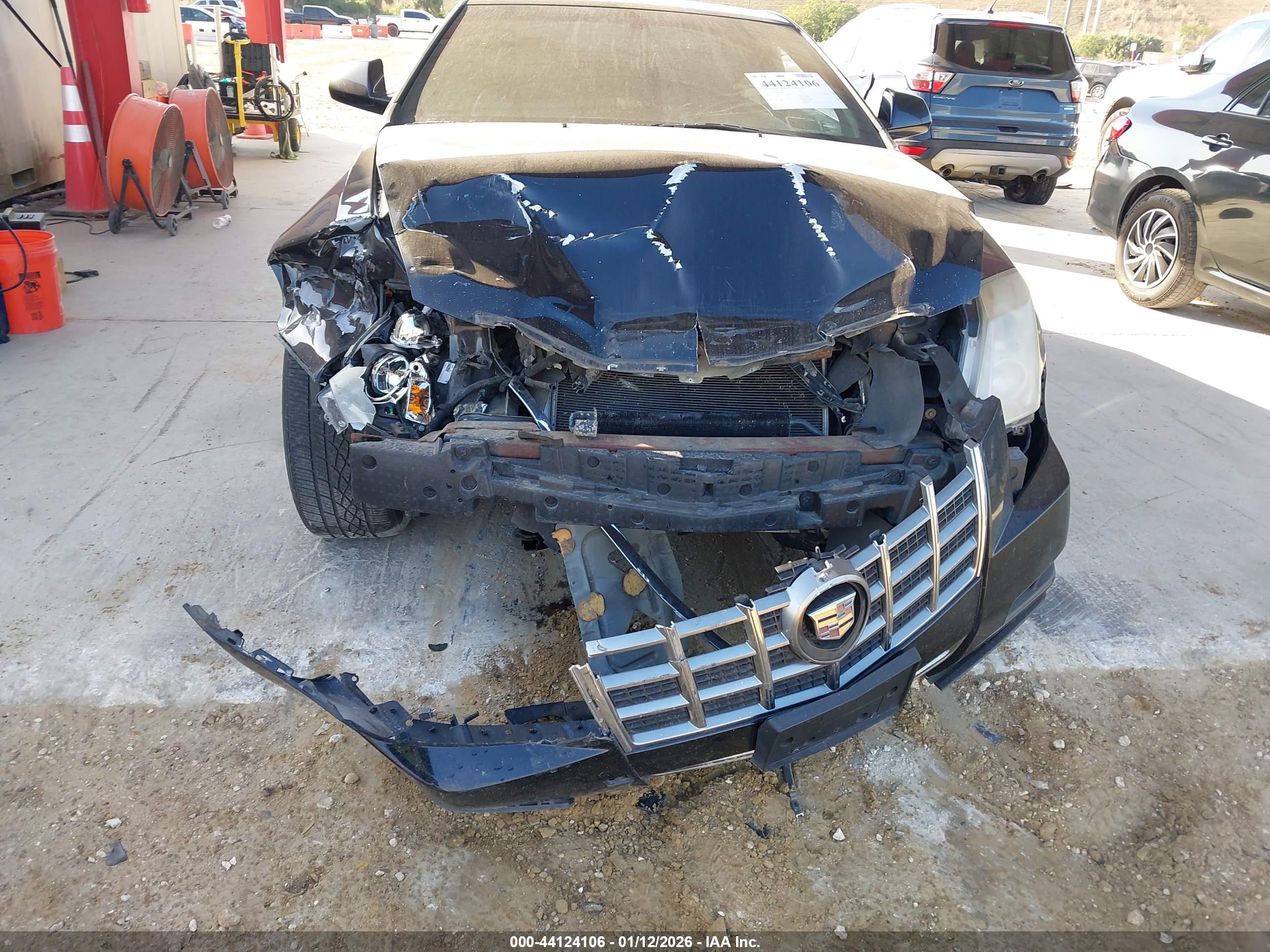 CADILLAC CTS image 6