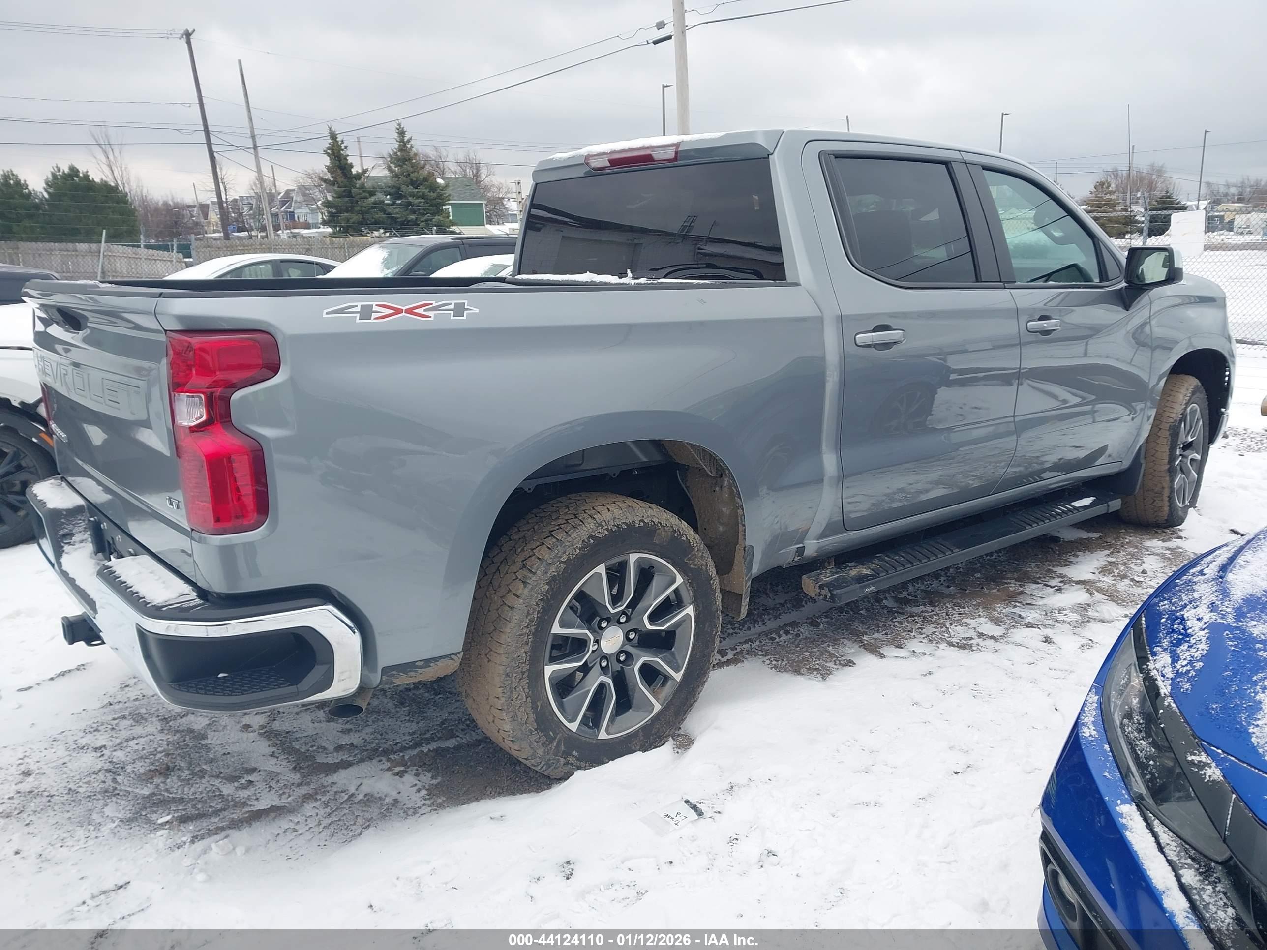 CHEVROLET SILVERADO image 4