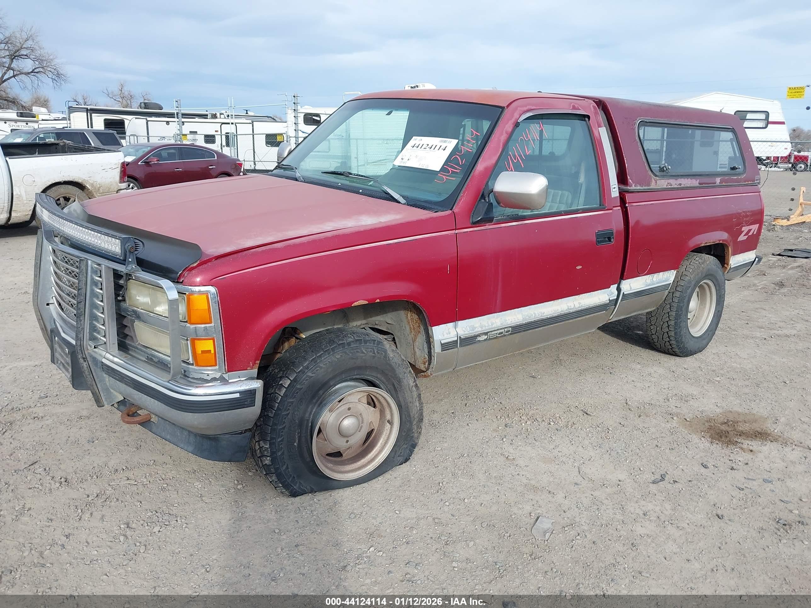 CHEVROLET GMT-400 image 2