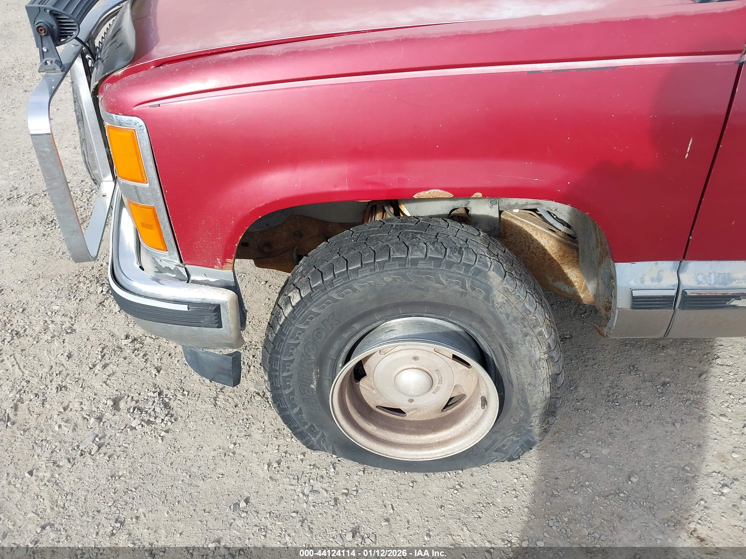 CHEVROLET GMT-400 image 6