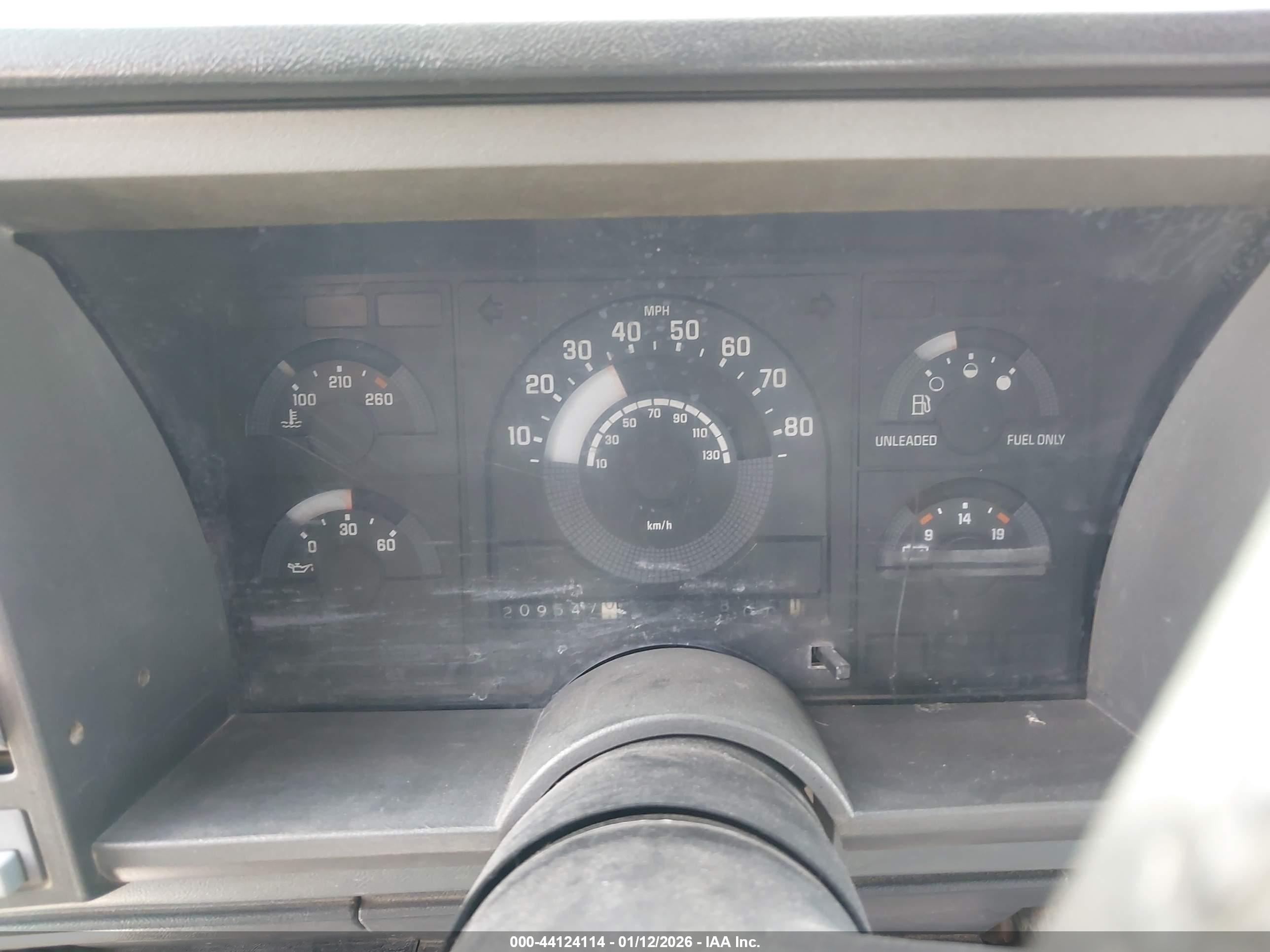 CHEVROLET GMT-400 image 7