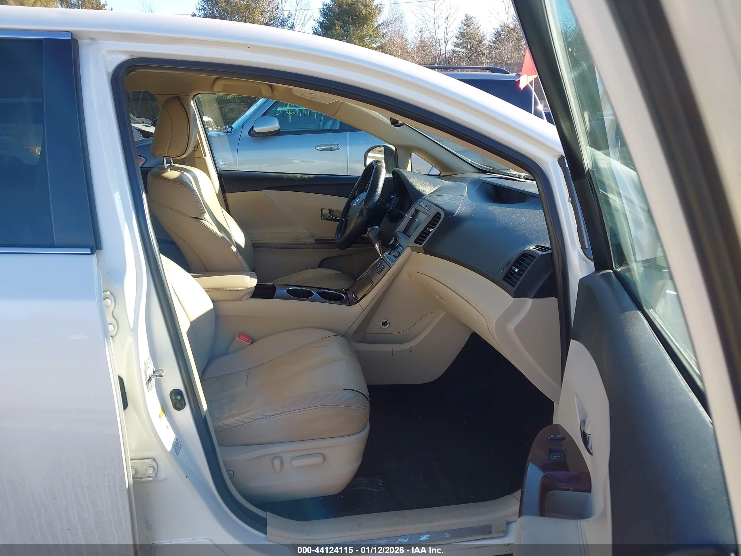 TOYOTA VENZA image 5