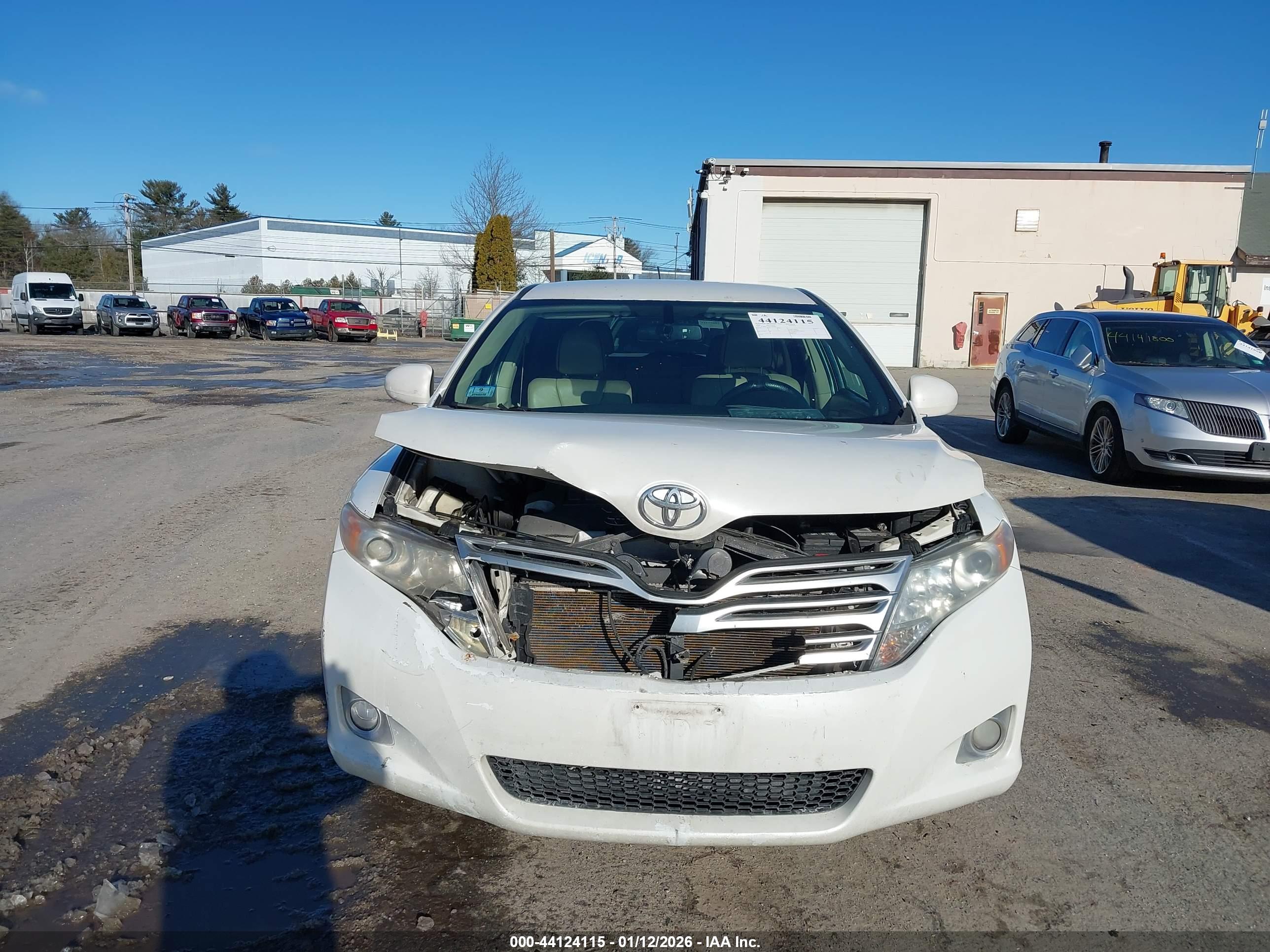 TOYOTA VENZA image 6