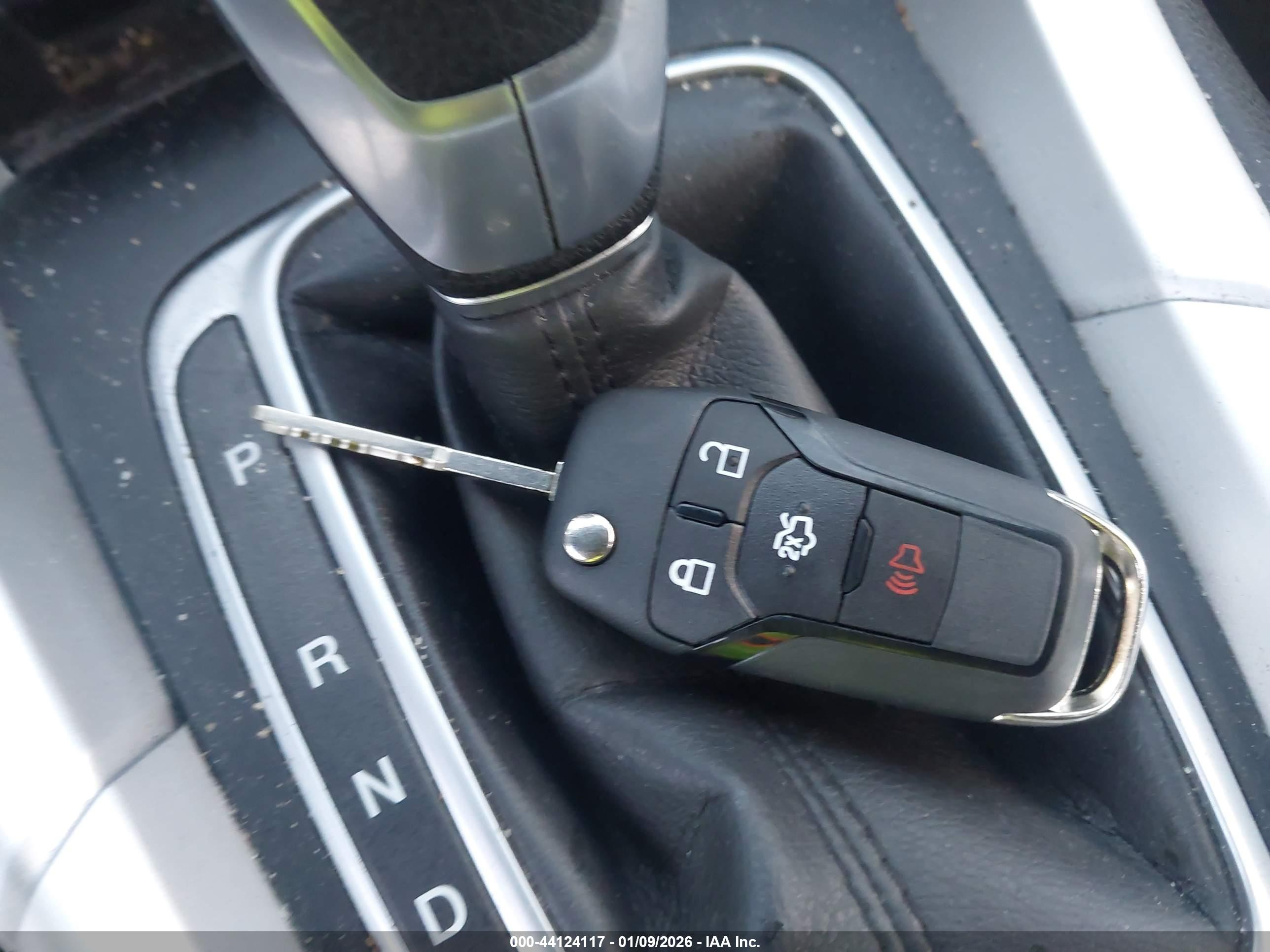 FORD FUSION image 11
