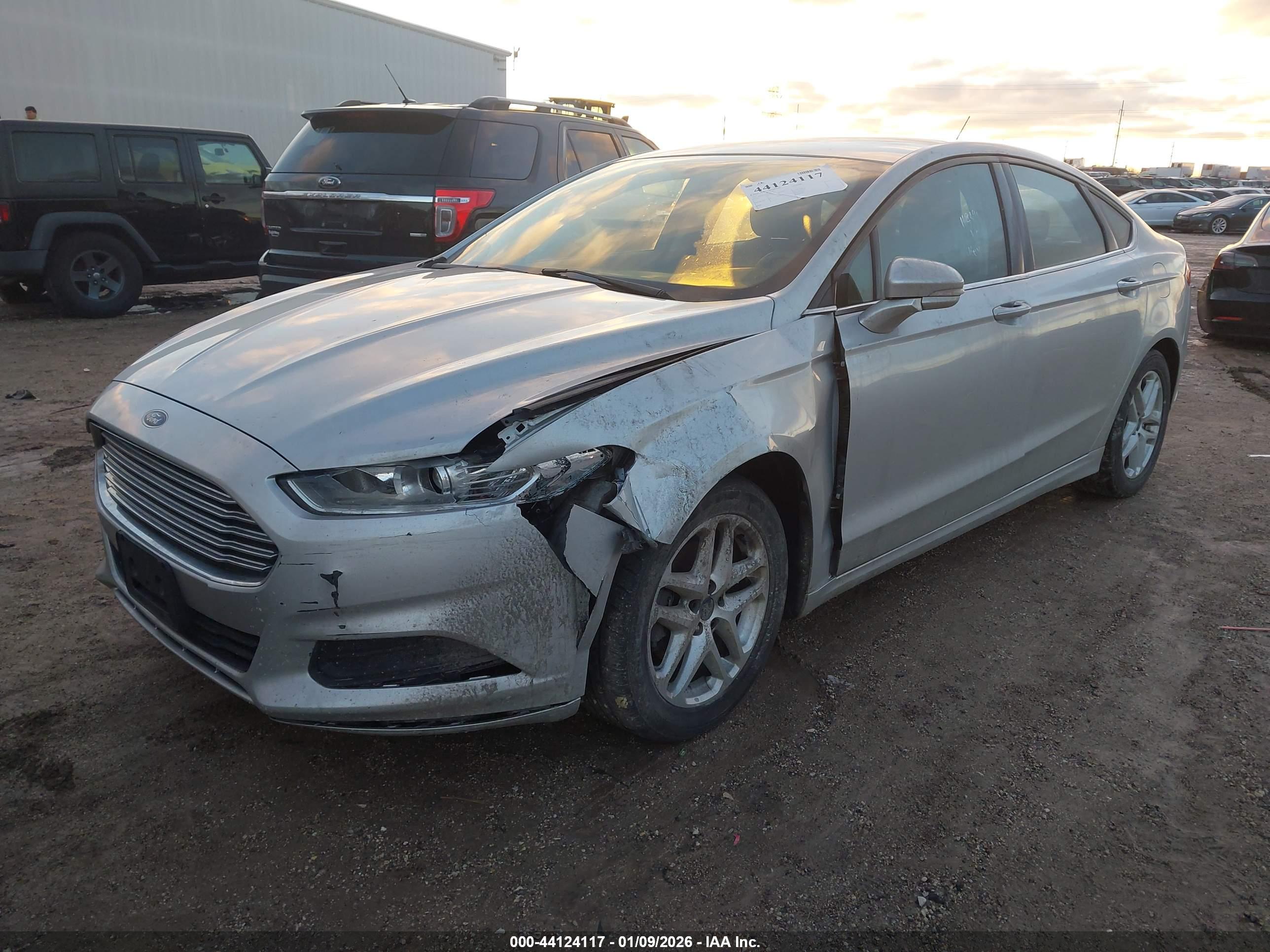 FORD FUSION image 2