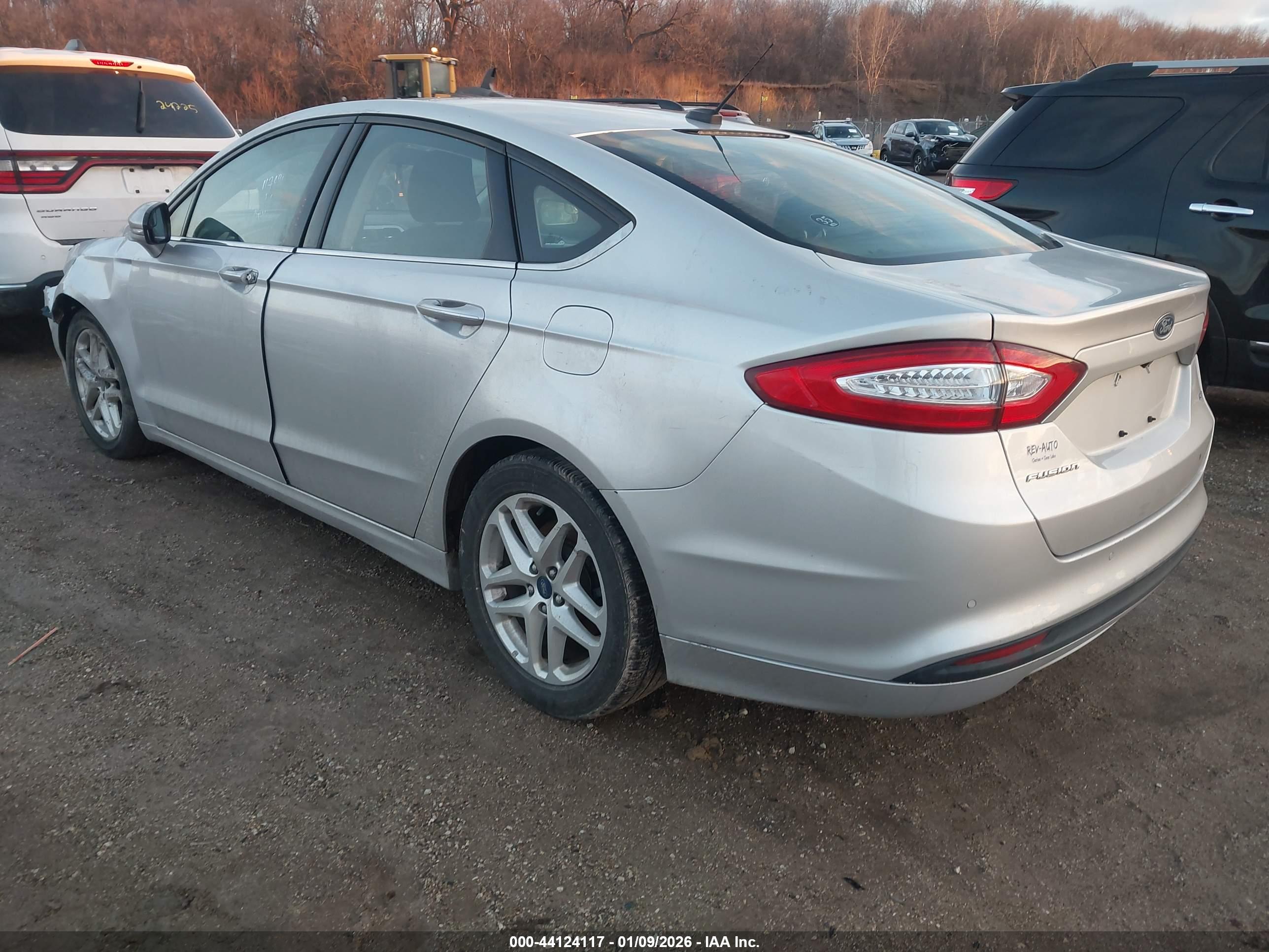 FORD FUSION image 3