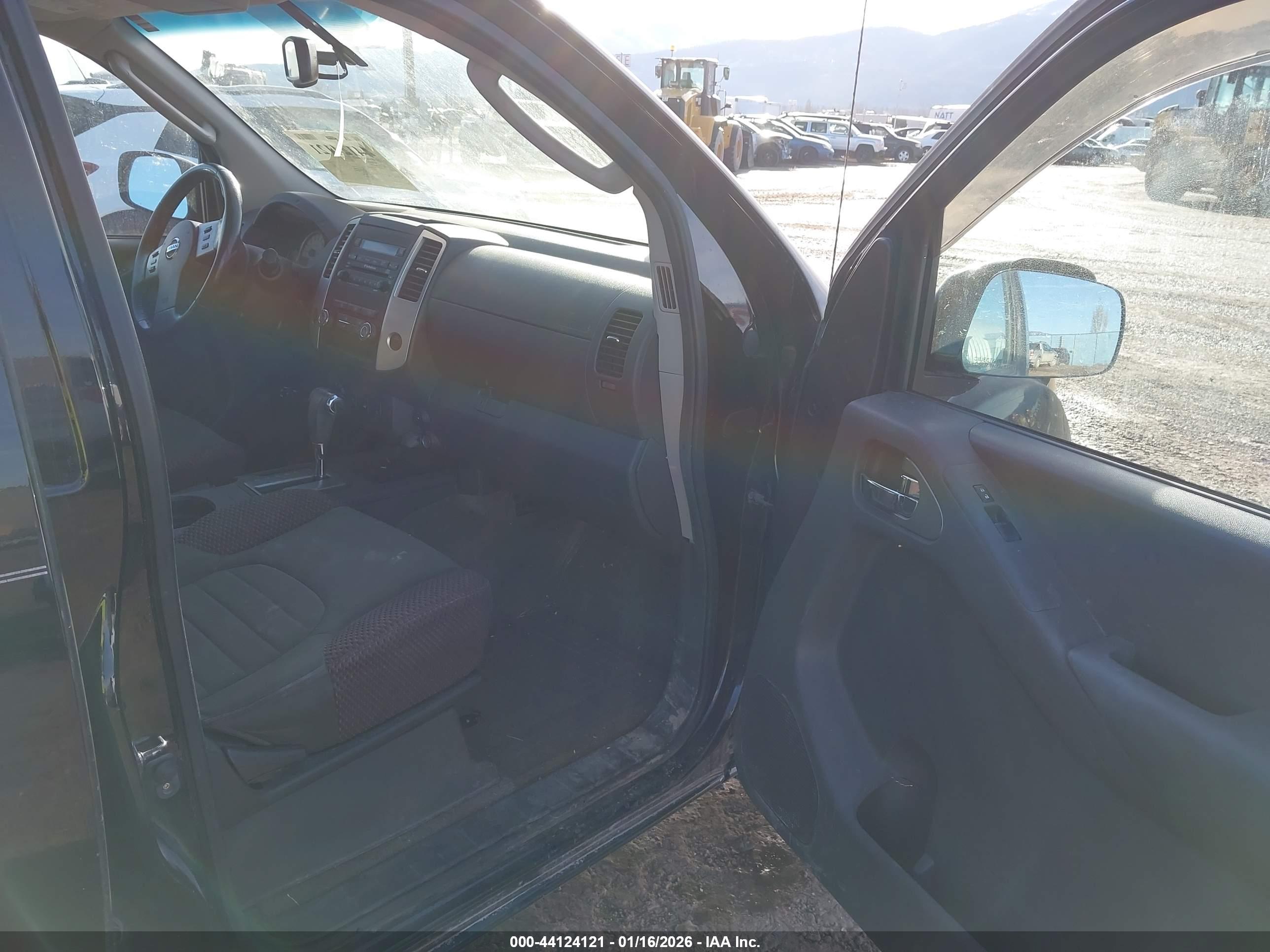 NISSAN FRONTIER image 5