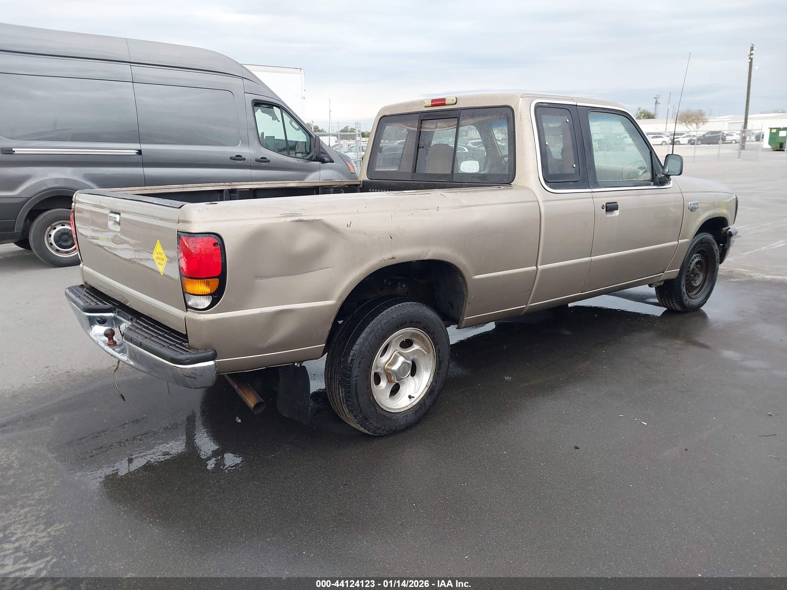 MAZDA B4000 image 4