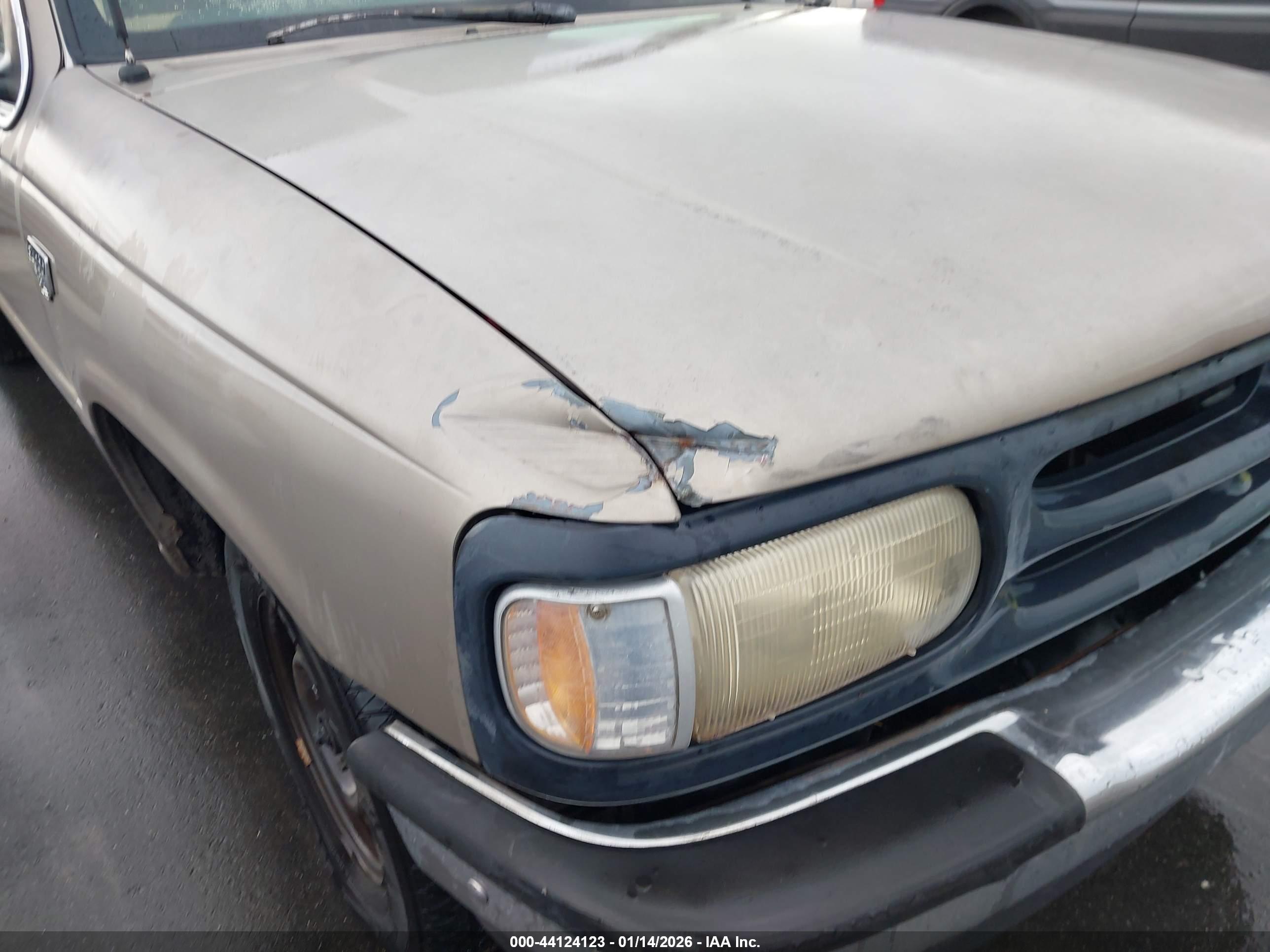 MAZDA B4000 image 6