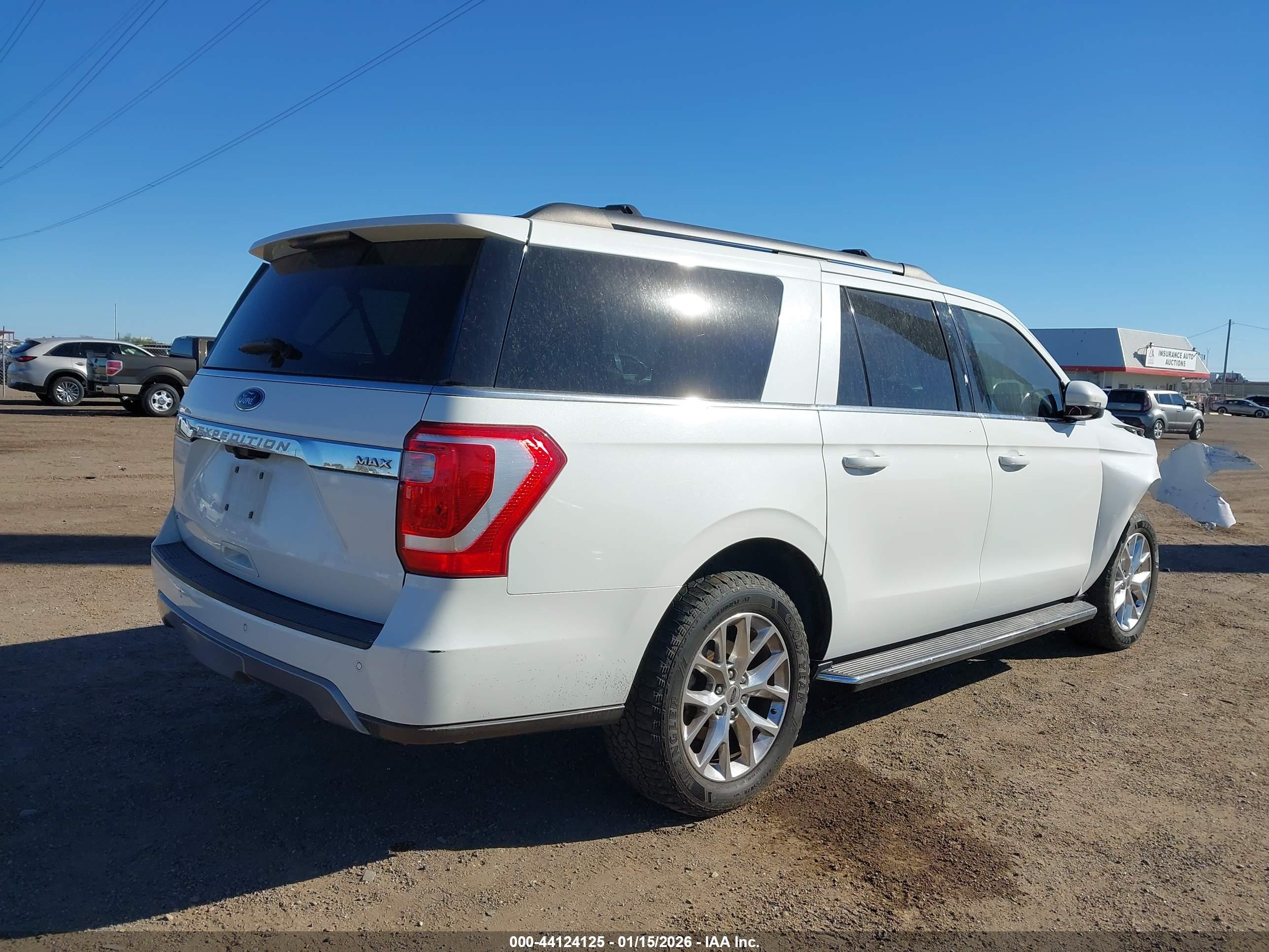 FORD EXPEDITION image 4