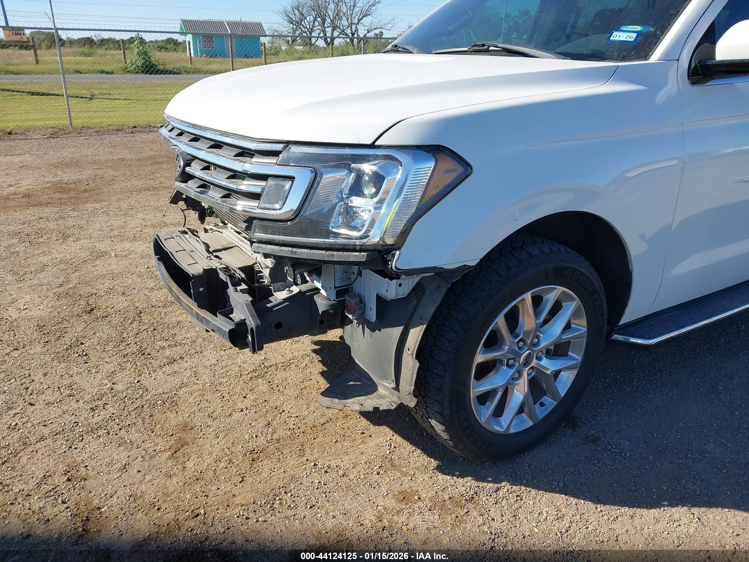 FORD EXPEDITION image 6