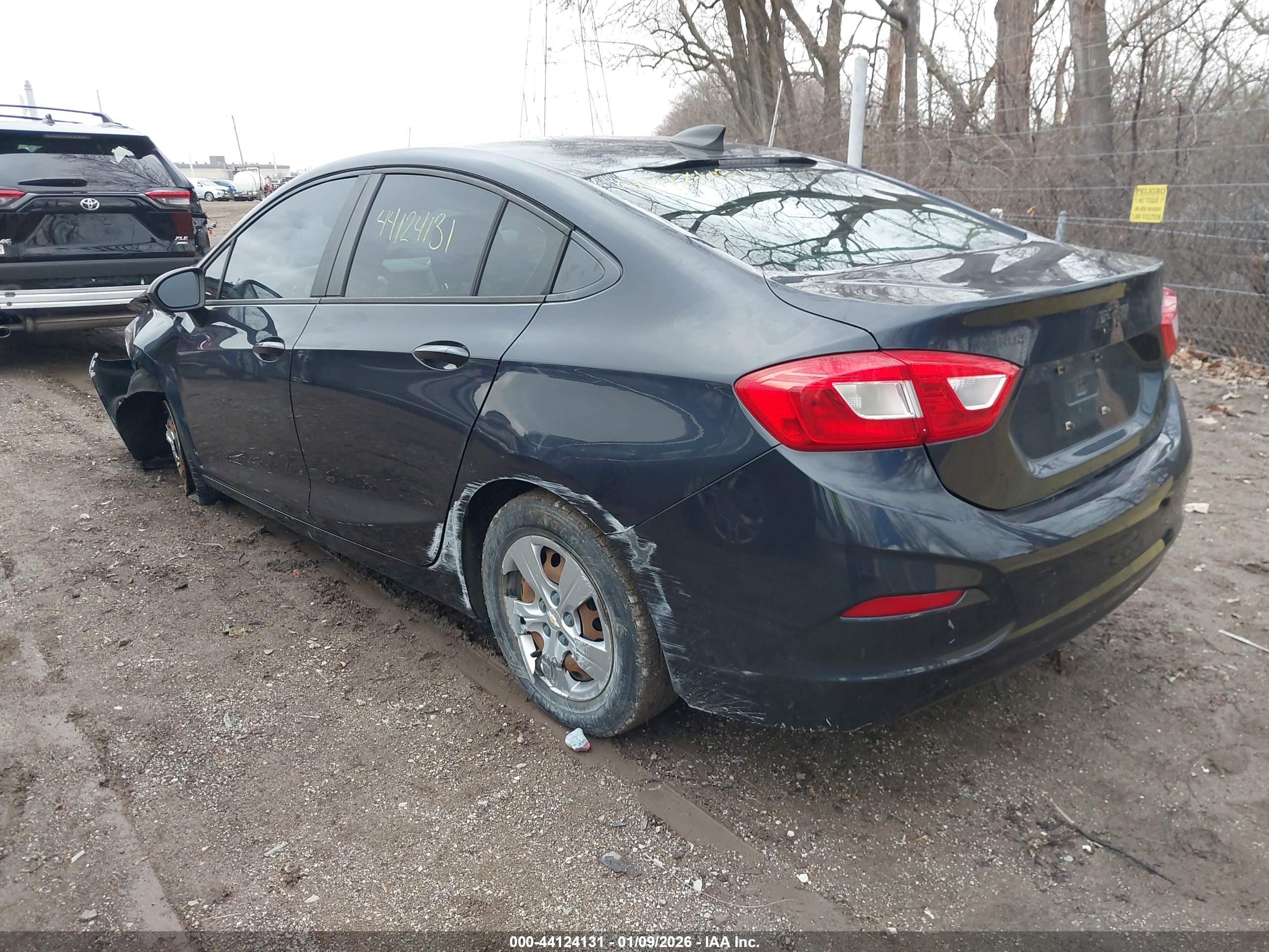 CHEVROLET CRUZE image 3