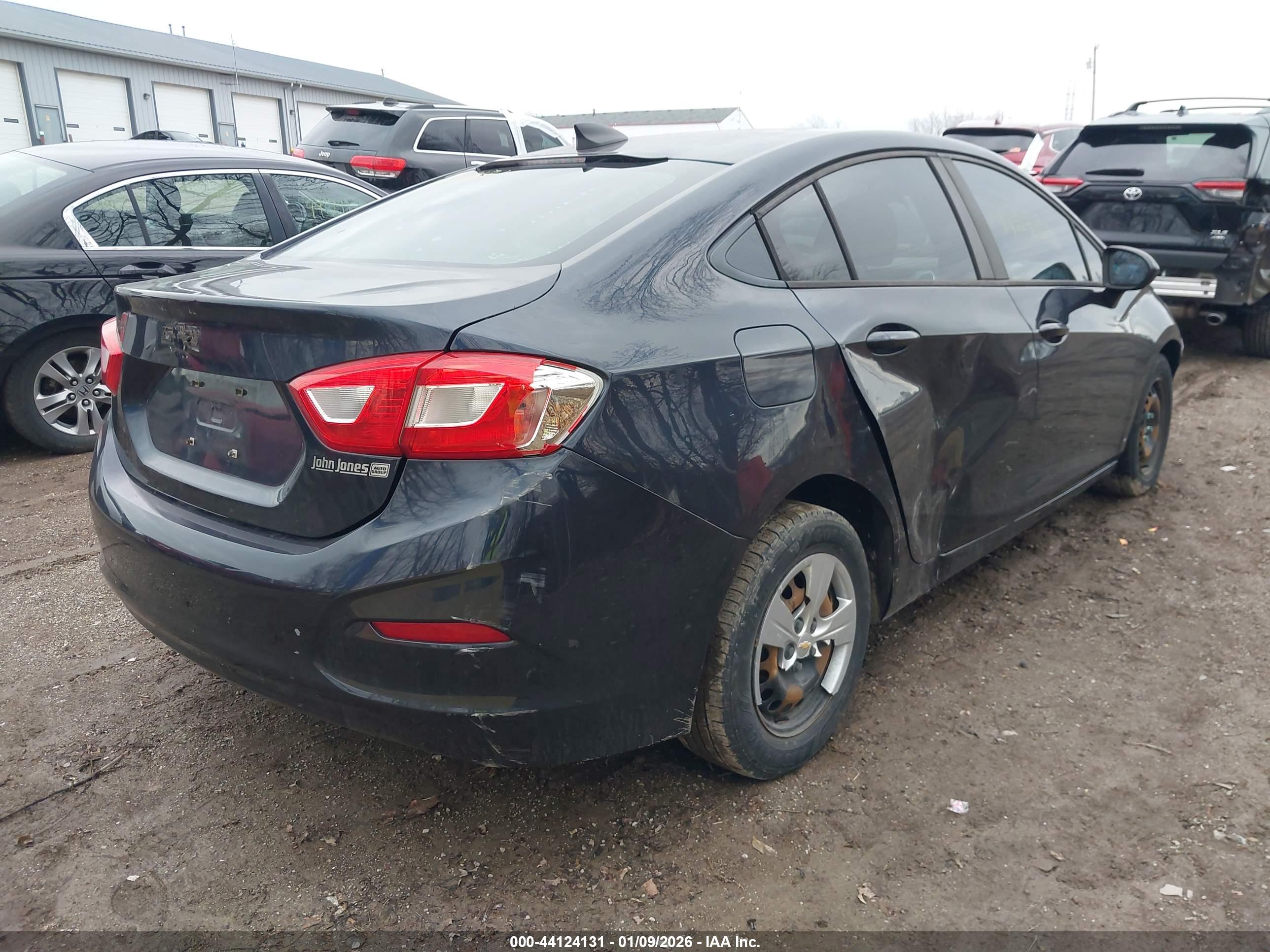 CHEVROLET CRUZE image 4