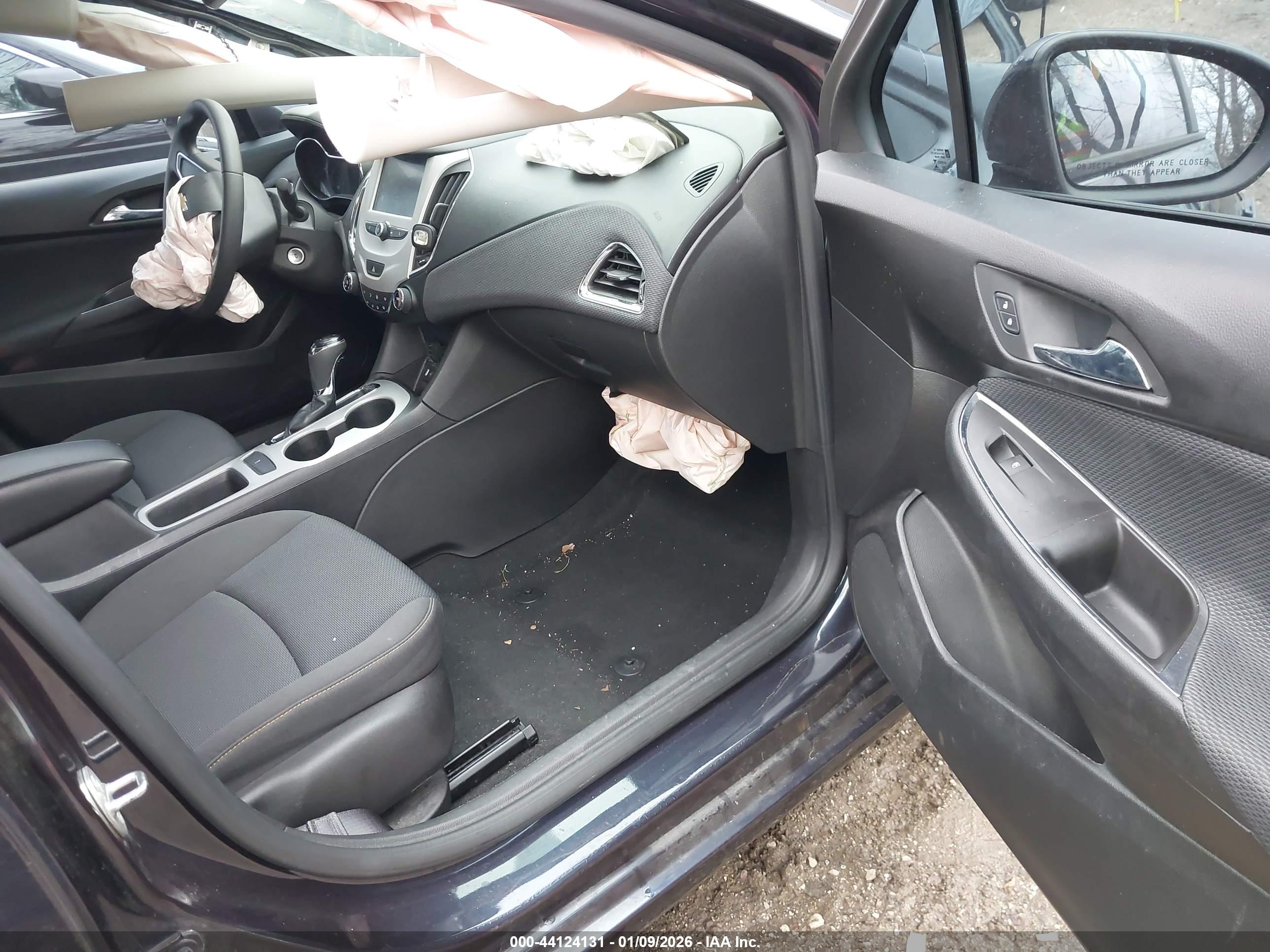 CHEVROLET CRUZE image 5