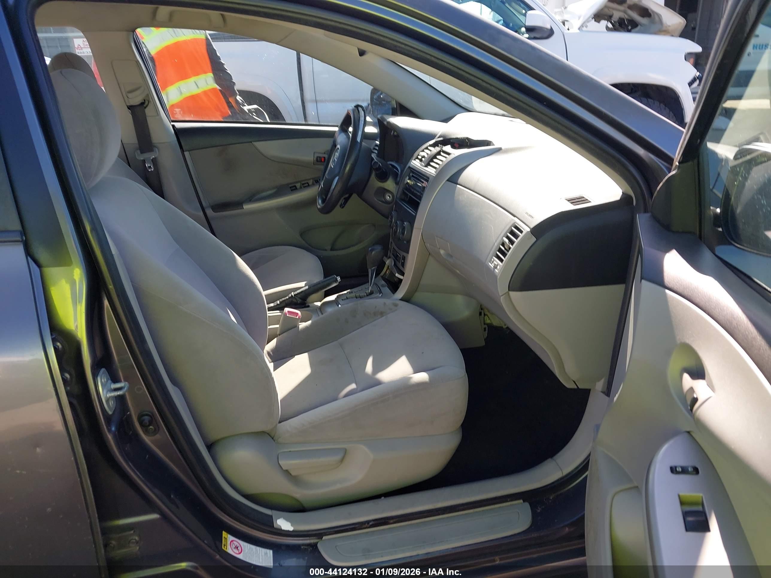 TOYOTA COROLLA image 5