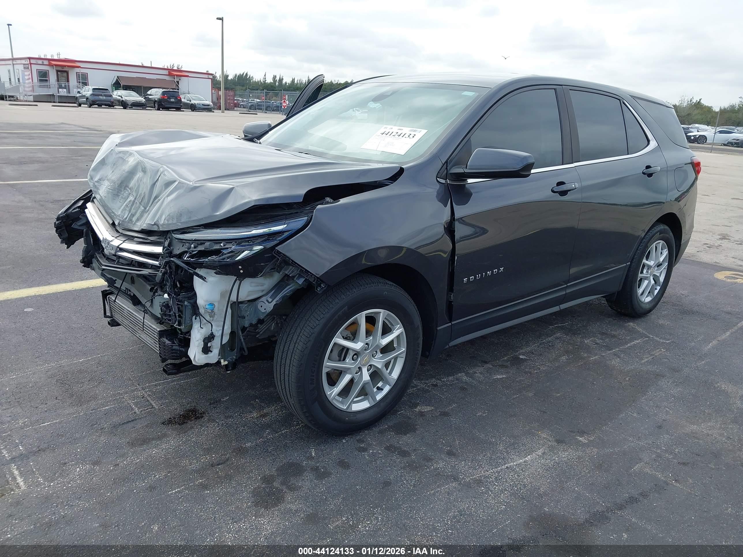 CHEVROLET EQUINOX image 2