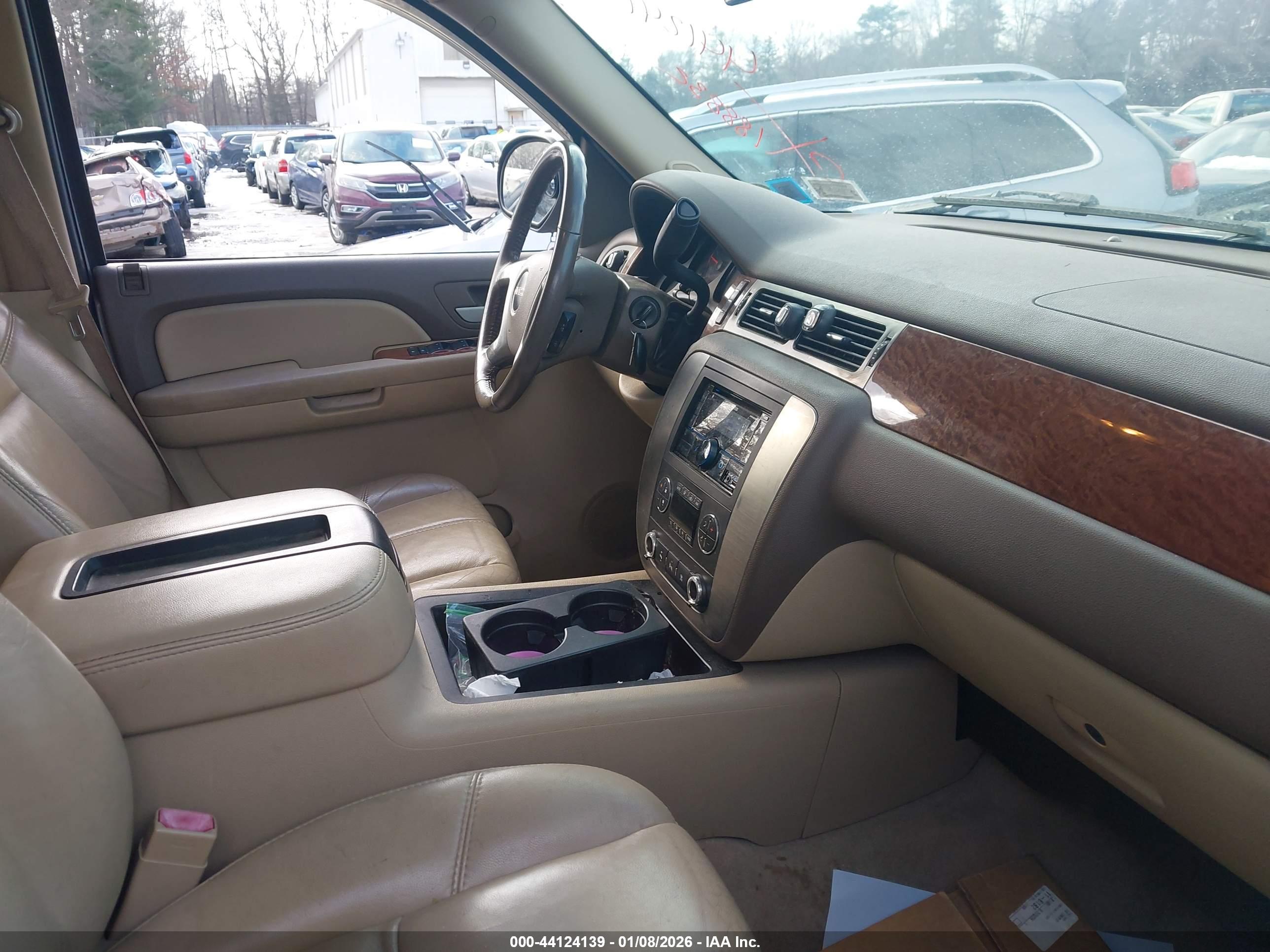 GMC YUKON image 5