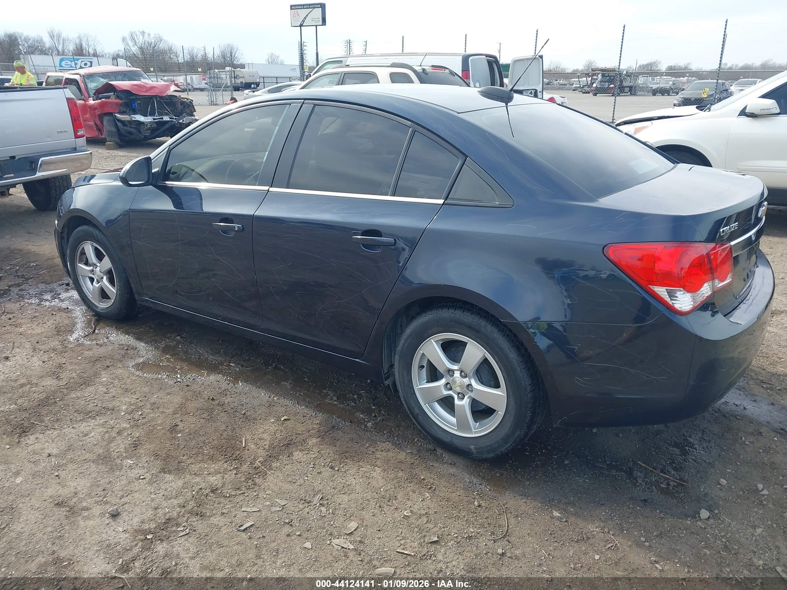 CHEVROLET CRUZE image 3