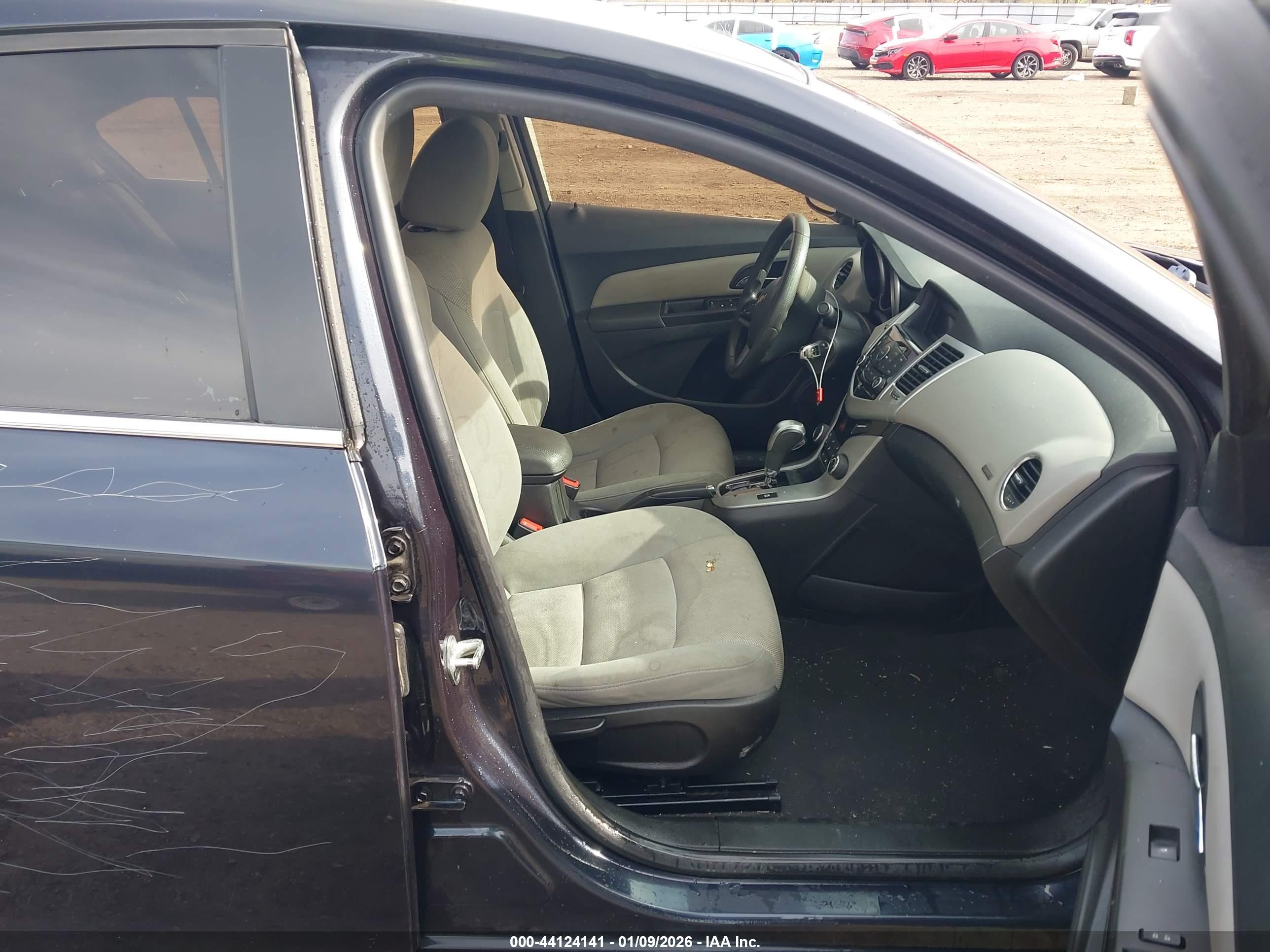 CHEVROLET CRUZE image 5
