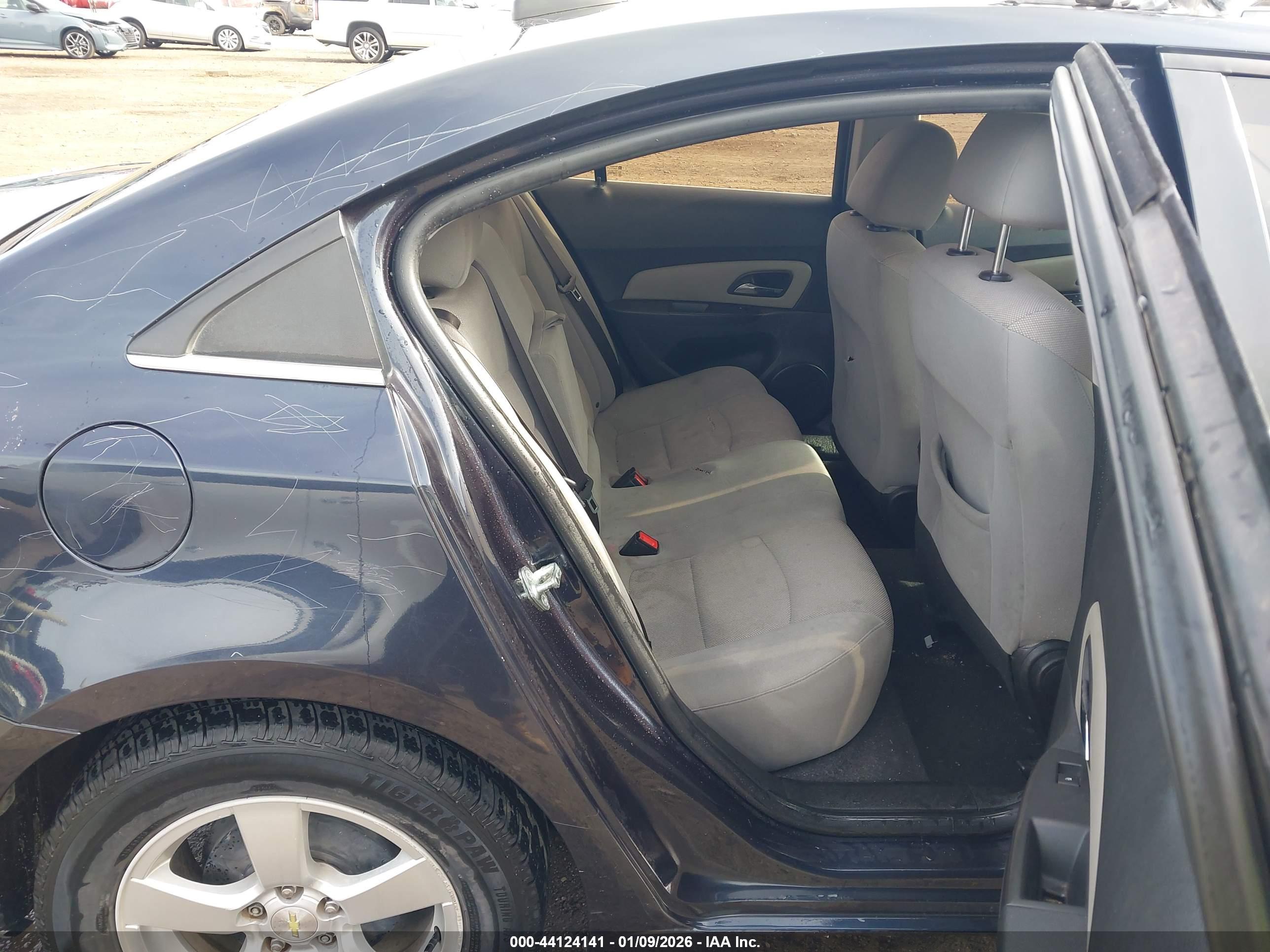 CHEVROLET CRUZE image 8