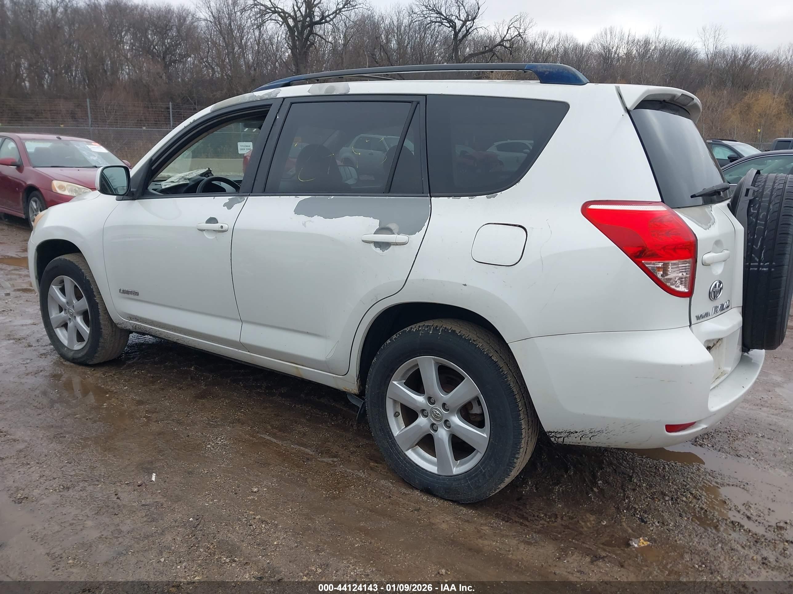 TOYOTA RAV4 image 3