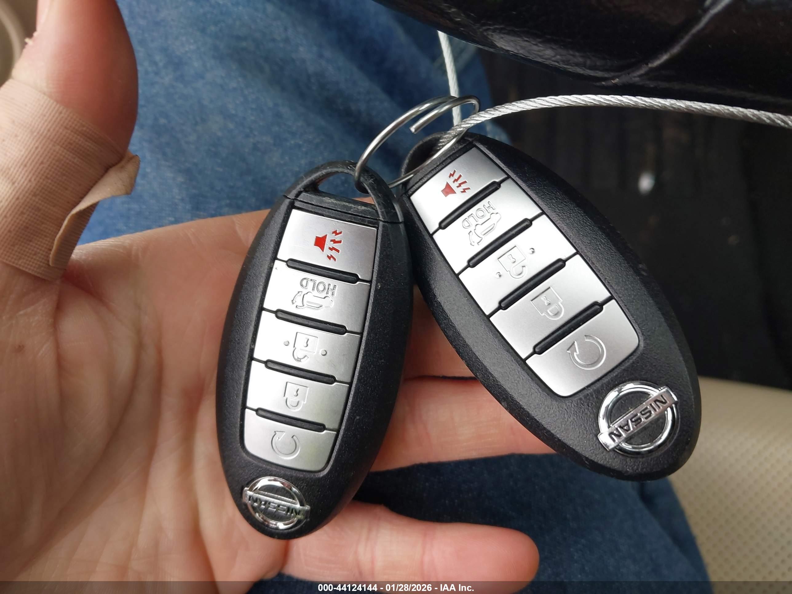 NISSAN ROGUE image 11