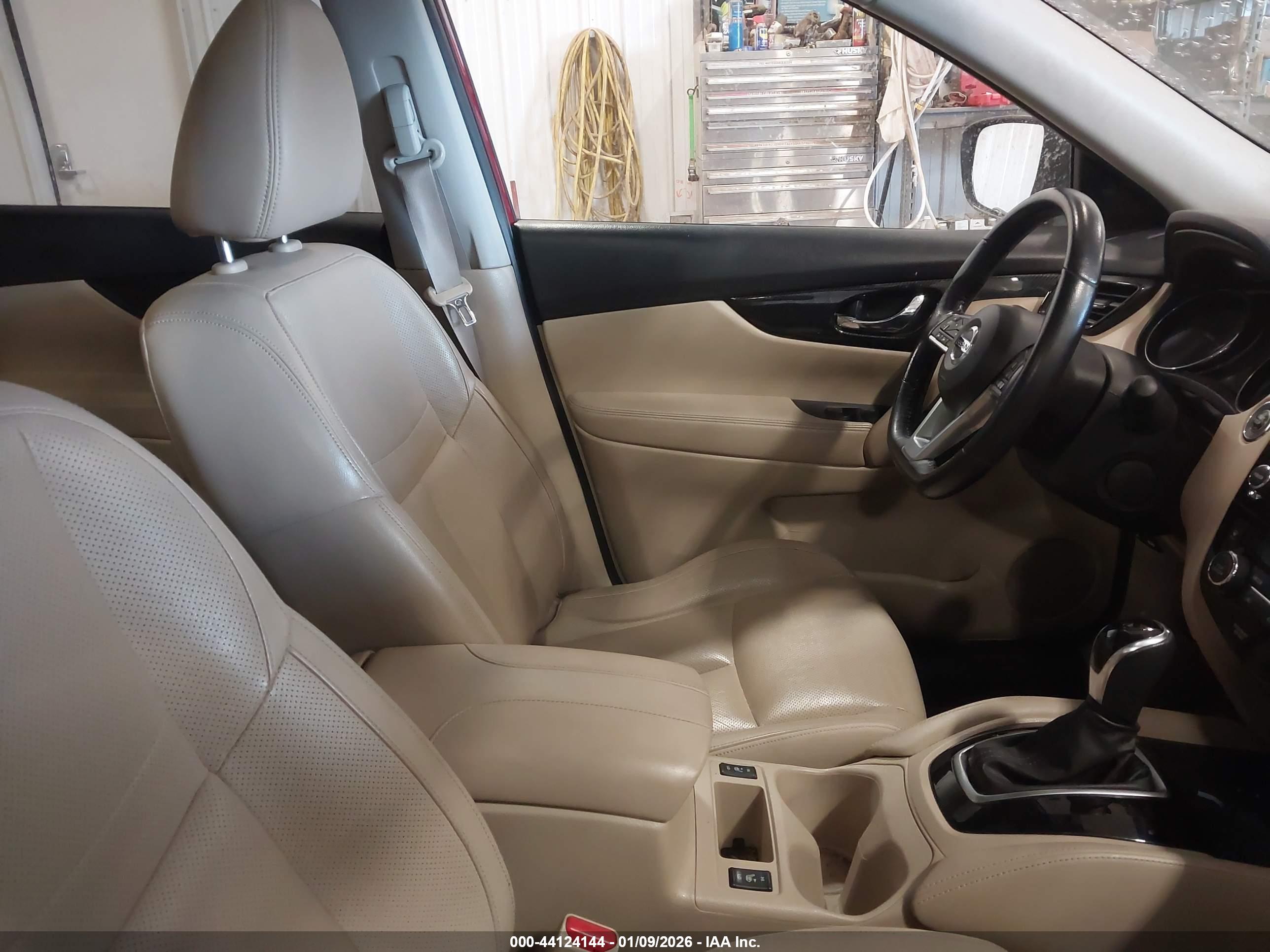 NISSAN ROGUE image 5