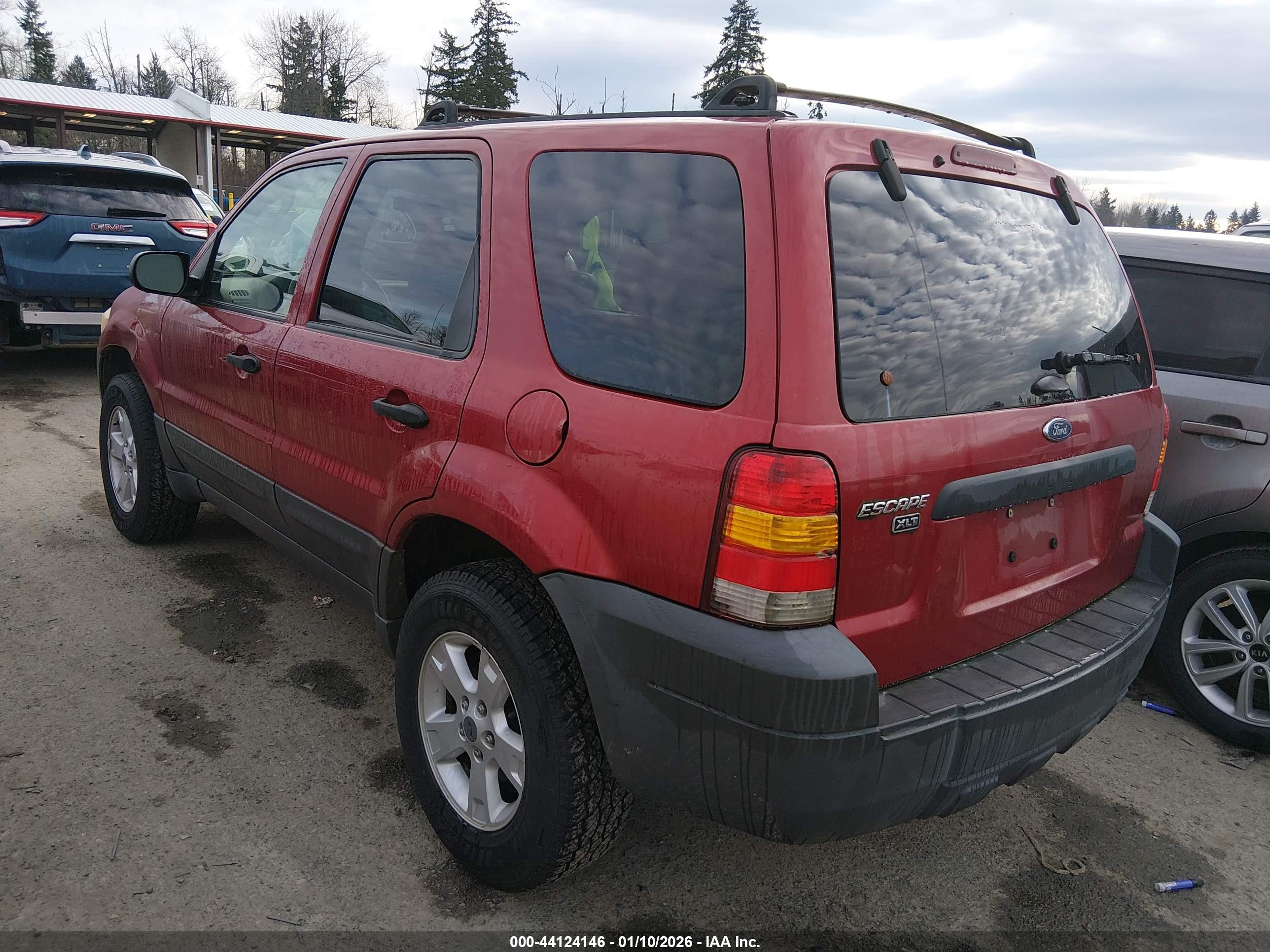 FORD ESCAPE image 3