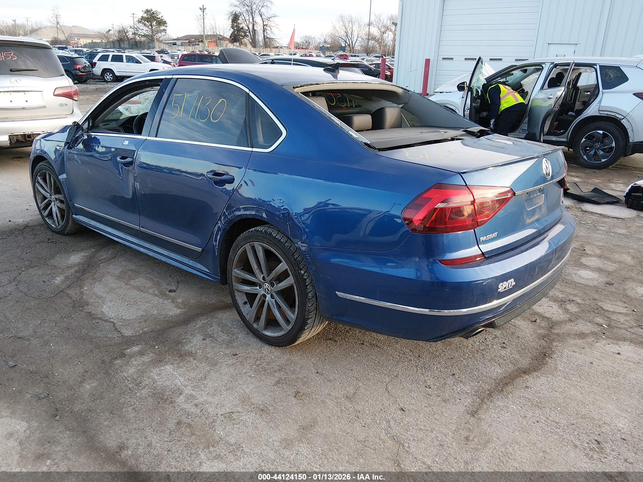 VOLKSWAGEN PASSAT image 3