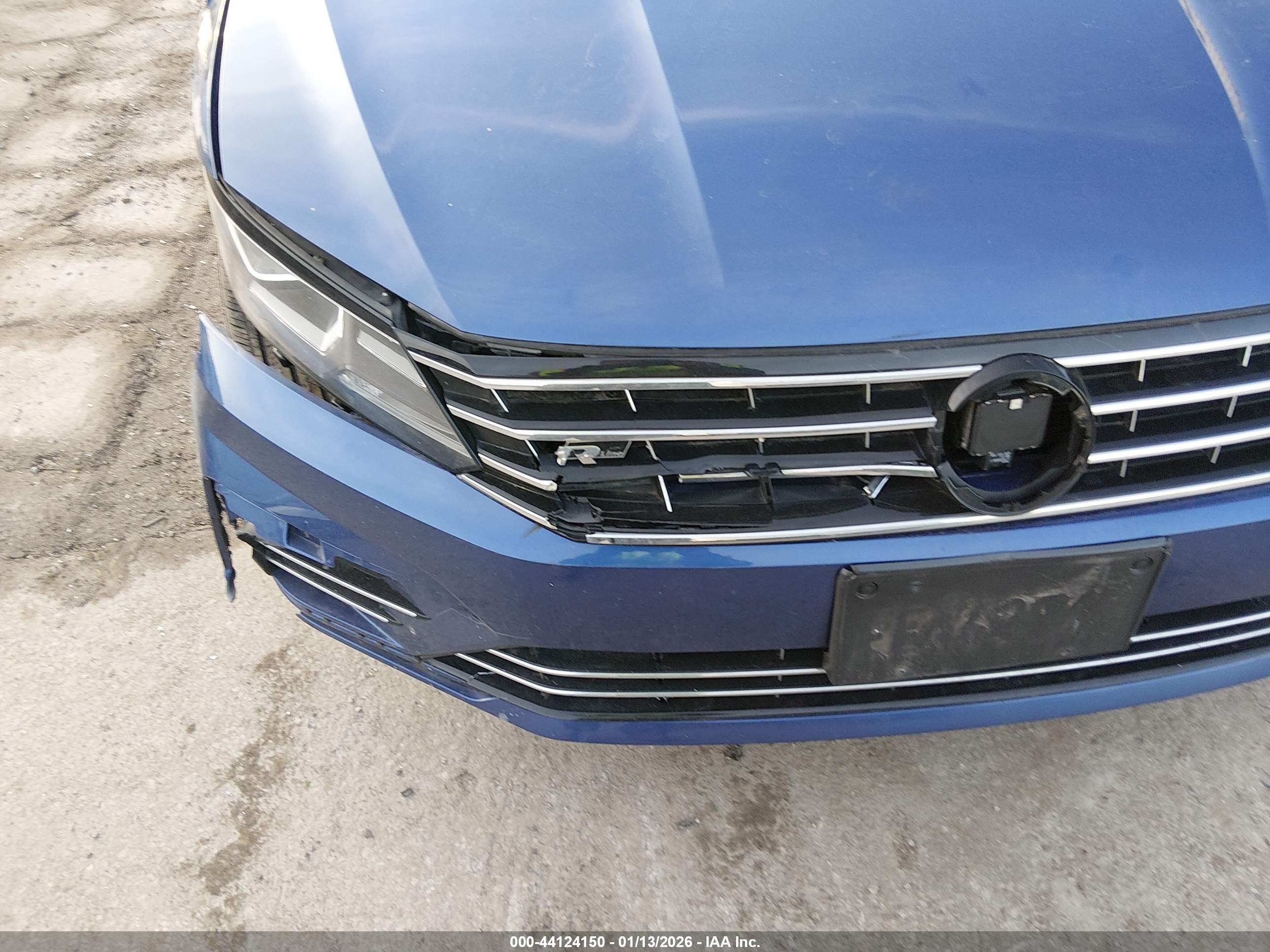 VOLKSWAGEN PASSAT image 6